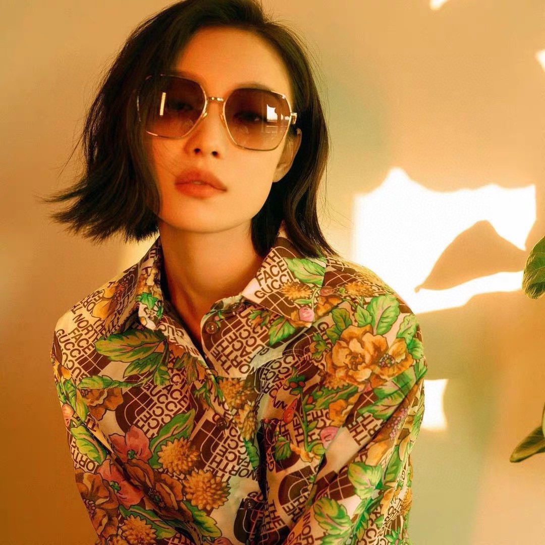 马衔扣倪妮 鹿晗同款 高品质一比一，条码袋子包装【GUCC*】古*驰 GG0882SA 墨镜女方框195