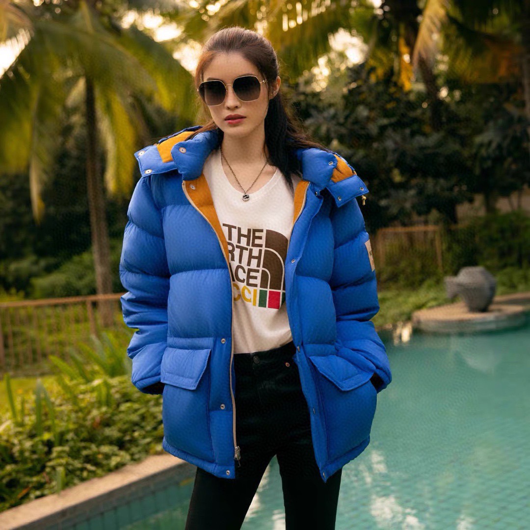 马衔扣倪妮 鹿晗同款 高品质一比一，条码袋子包装【GUCC*】古*驰 GG0882SA 墨镜女方框195