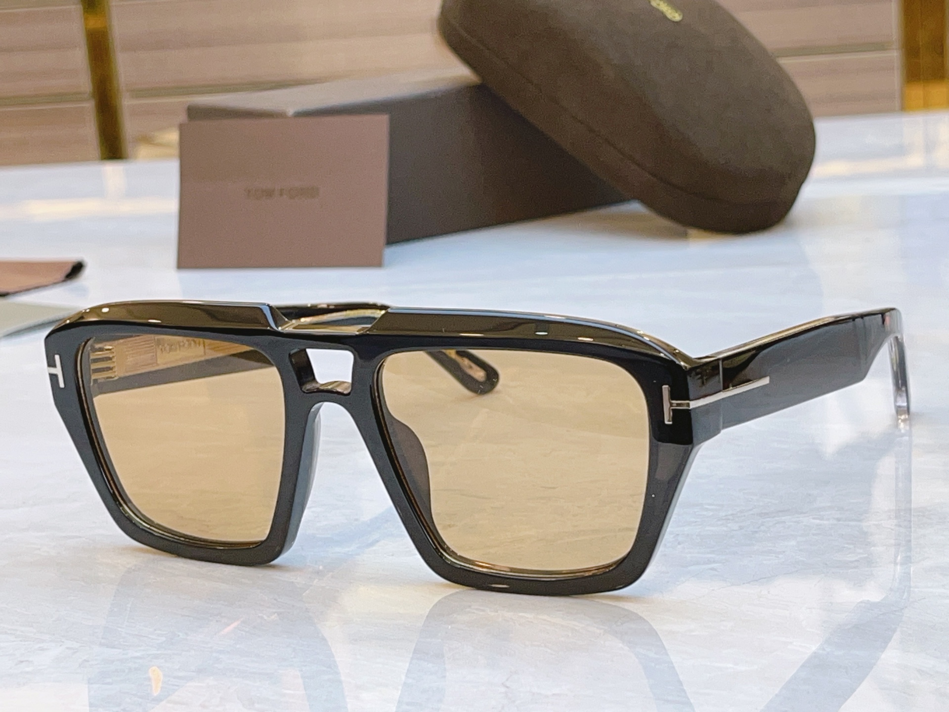 ，【TOM FOR*】汤姆*福特新款太阳镜🕶️，MODEL：FT1202，SIZE：56口19-140