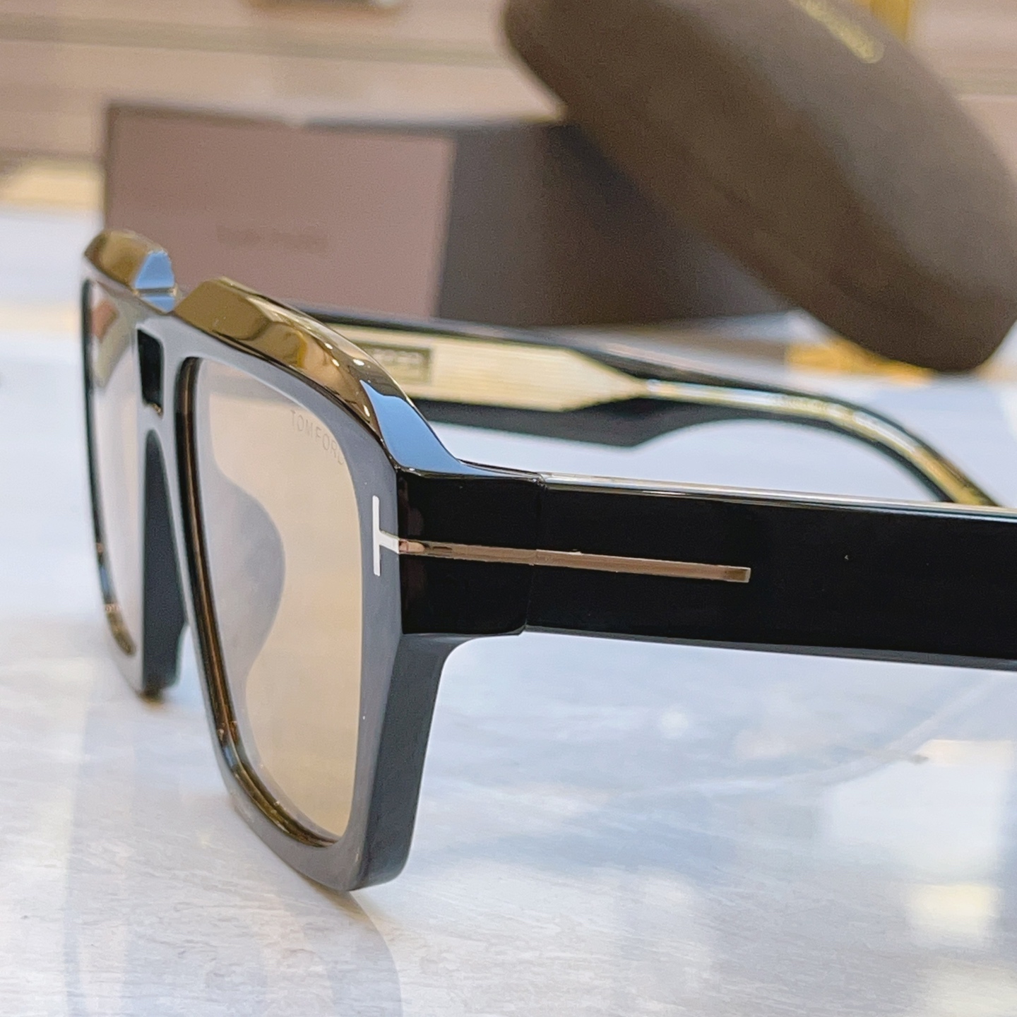 ，【TOM FOR*】汤姆*福特新款太阳镜🕶️，MODEL：FT1202，SIZE：56口19-140