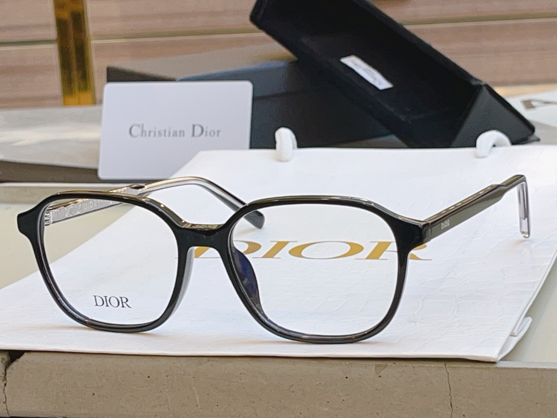 ，【Dio*】迪*奥新款光学架，
Mod：InDior O S3I，Size：53口16-145