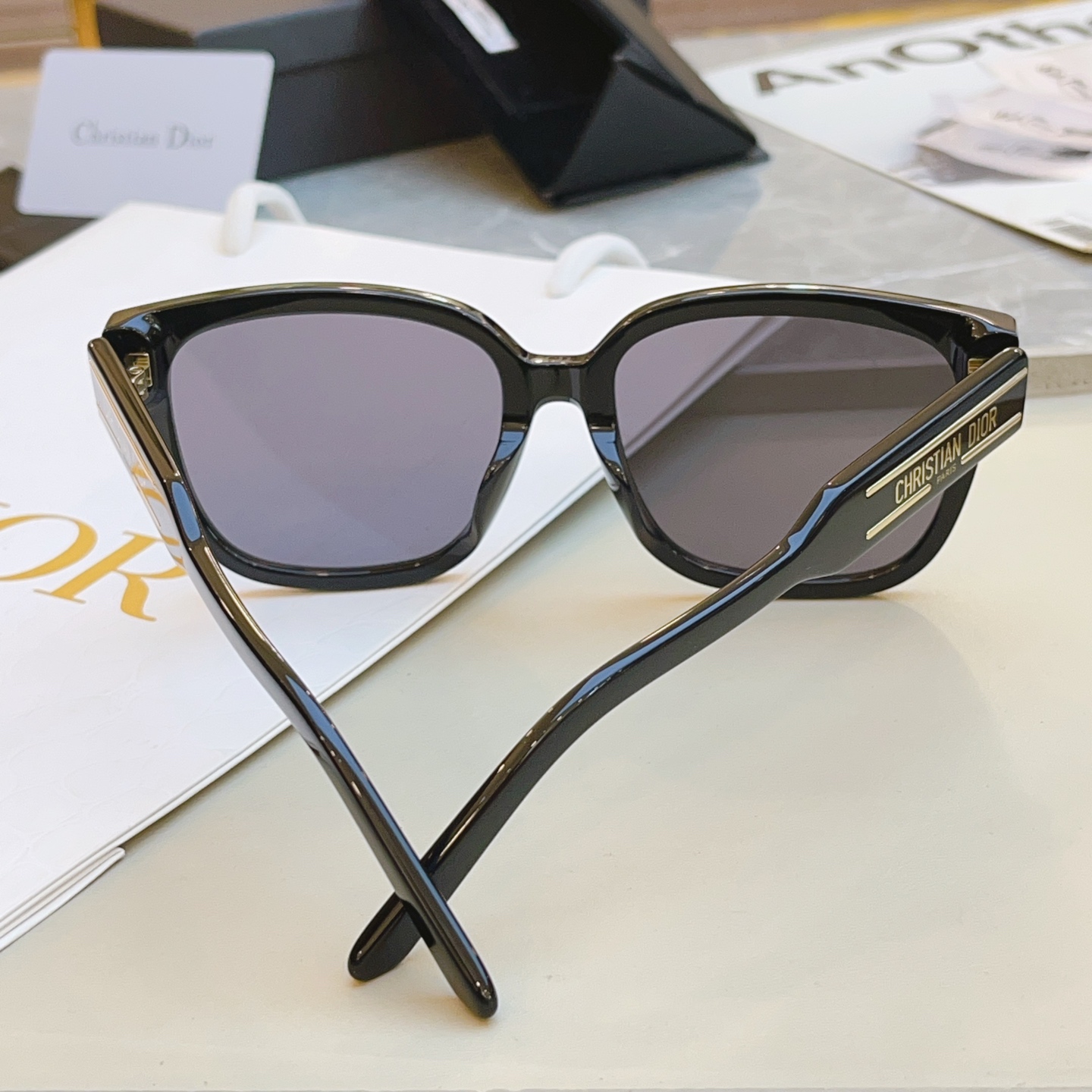 ，【DIO*】迪*奥新款太阳镜🕶️，高版本✨MODEL：Dior Signature S7F，SIZE：