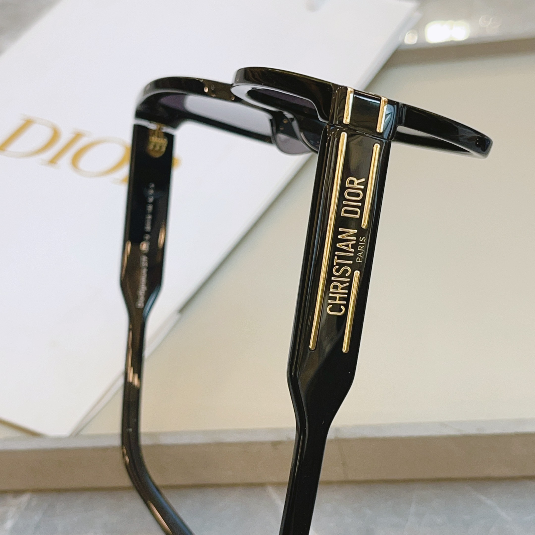 ，【DIO*】迪*奥新款太阳镜🕶️，高版本✨MODEL：Dior Signature S7F，SIZE：