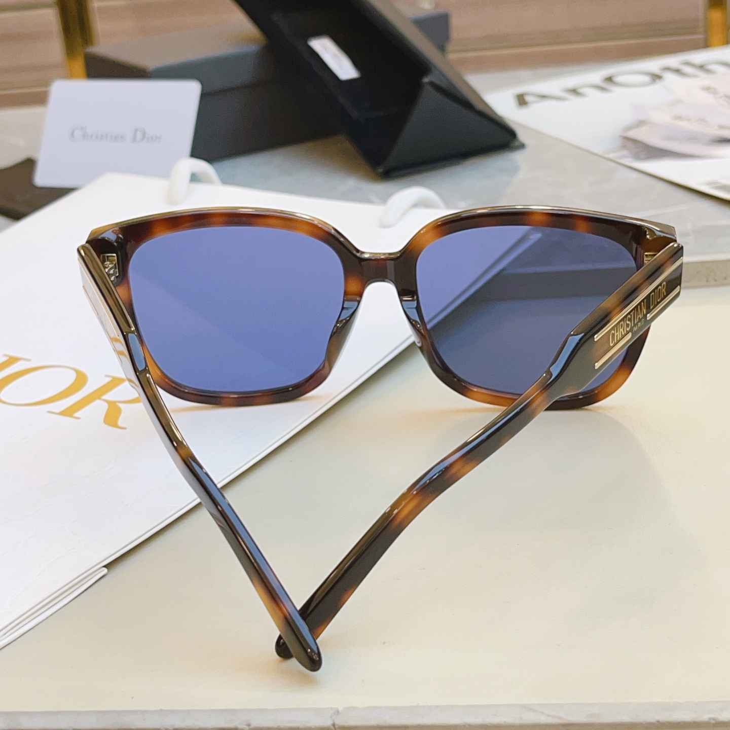 ，【DIO*】迪*奥新款太阳镜🕶️，高版本✨MODEL：Dior Signature S7F，SIZE：