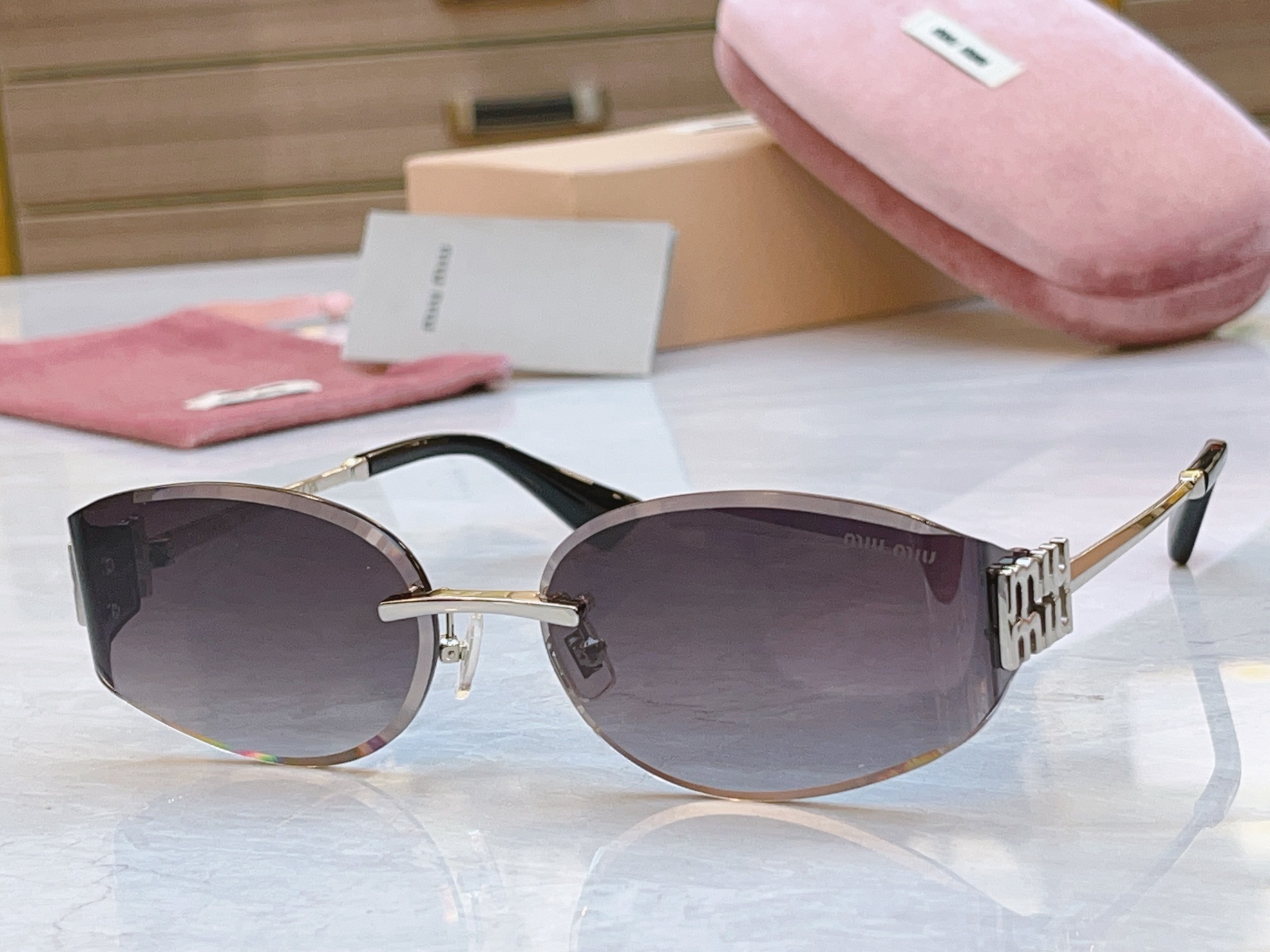 ，【MIU MI*】缪缪新款太阳镜，MODELMU 8065，SIZE：61口17-128