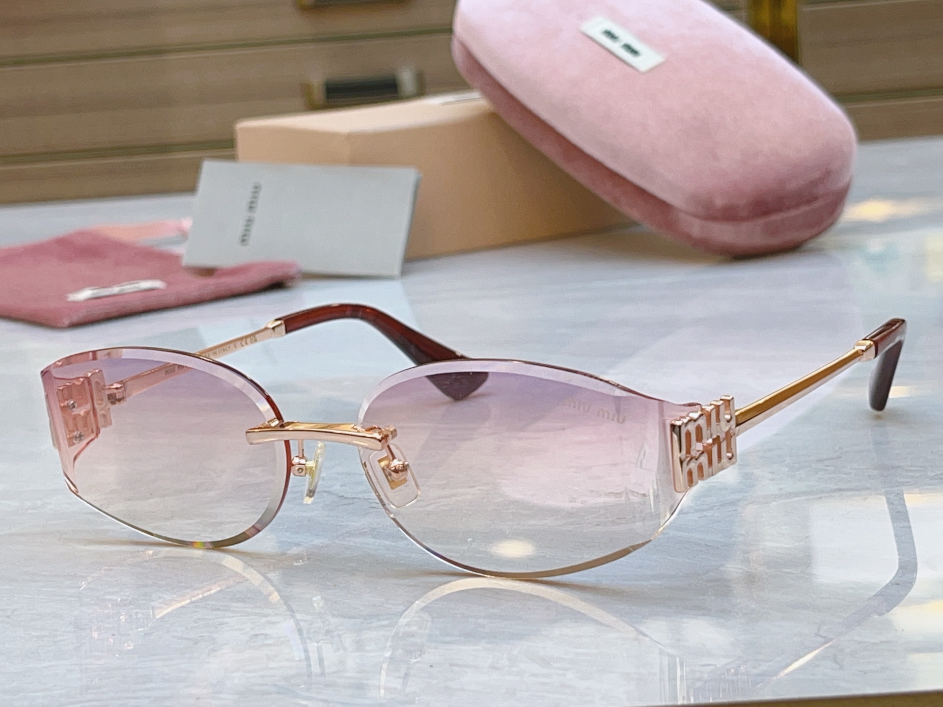 ，【MIU MI*】缪缪新款太阳镜，MODELMU 8065，SIZE：61口17-128