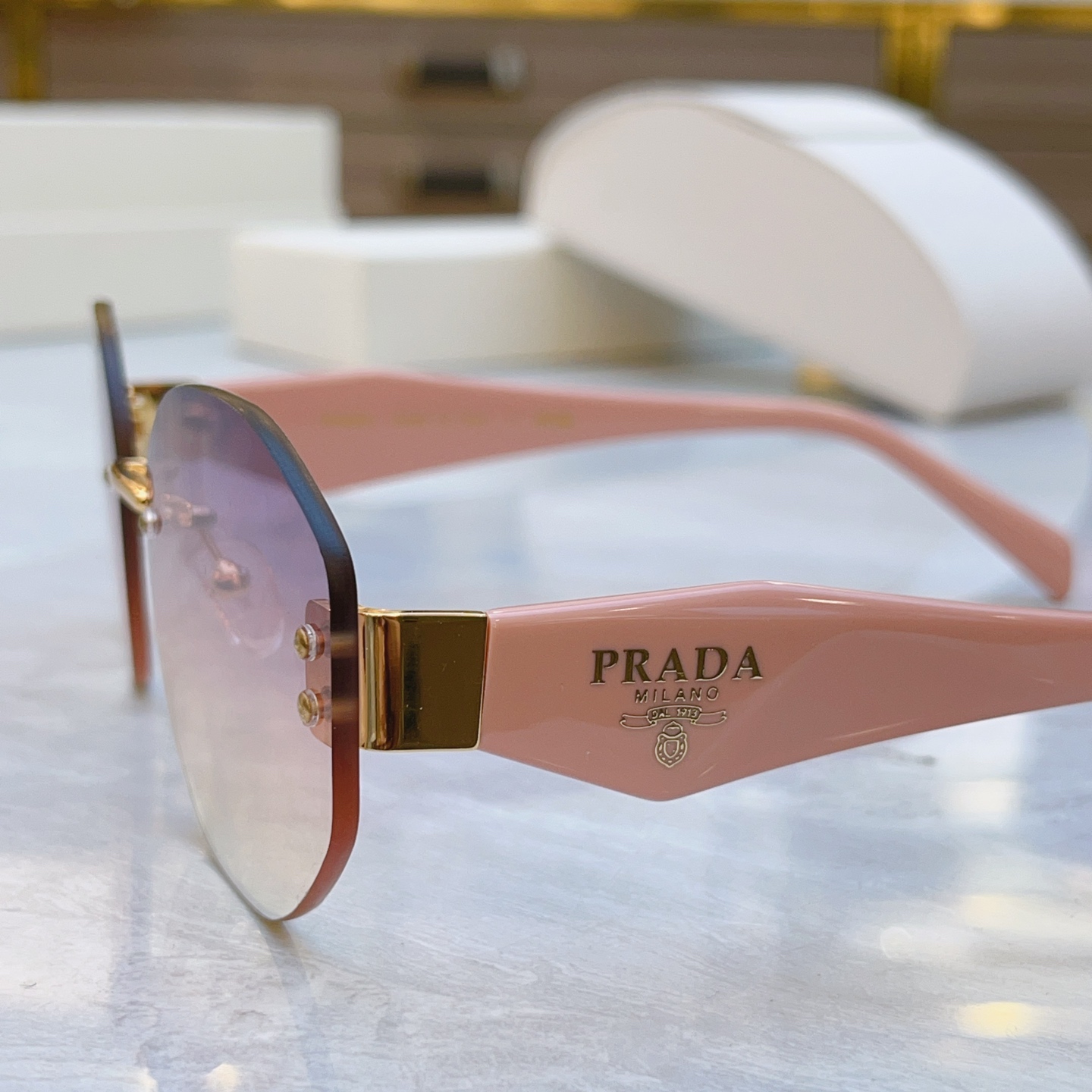 ，【PRAD*】普拉*达新款太阳镜，MODEL：PR 8GSL28255，SIZE：62口18-145