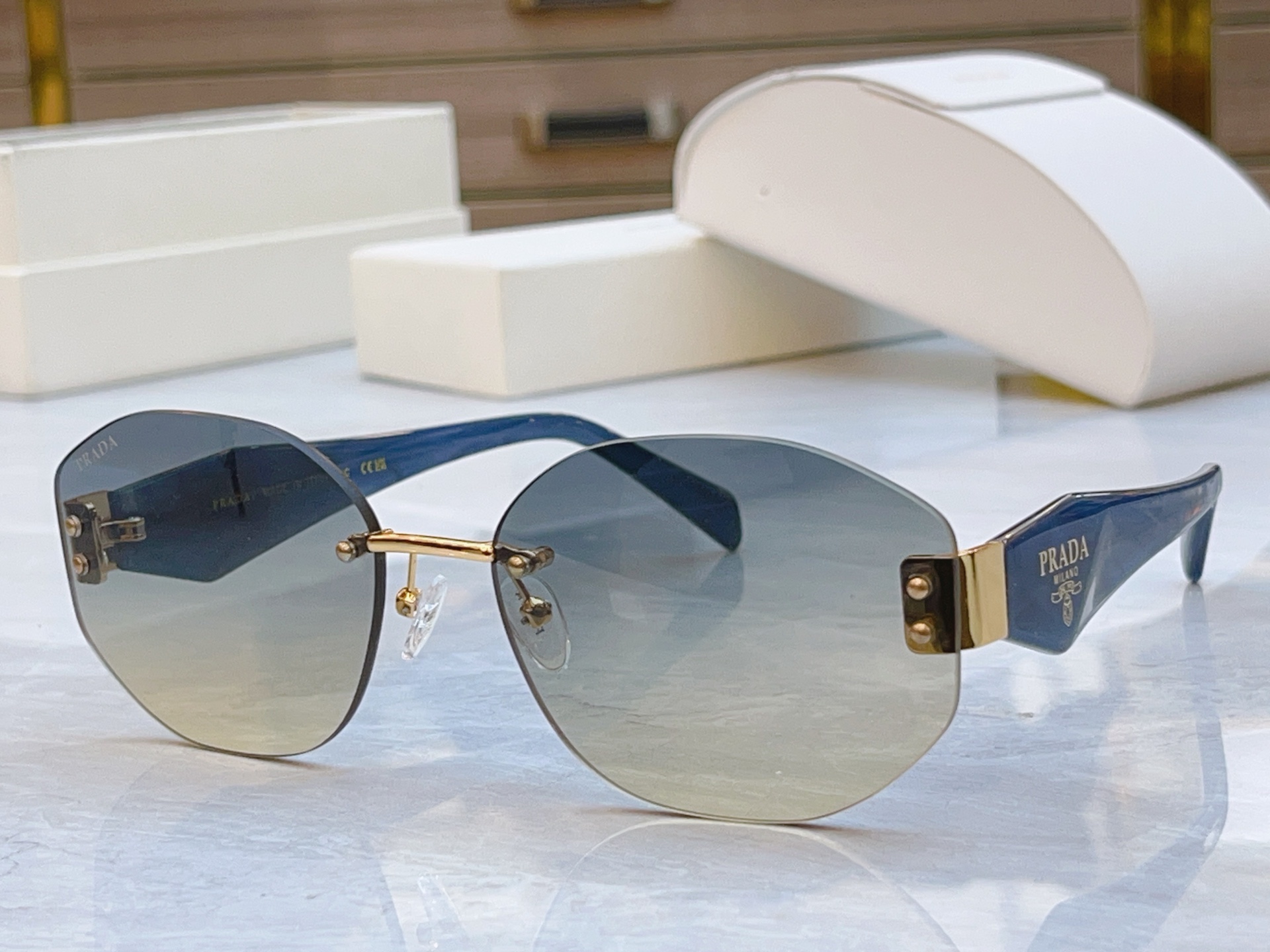 ，【PRAD*】普拉*达新款太阳镜，MODEL：PR 8GSL28255，SIZE：62口18-145