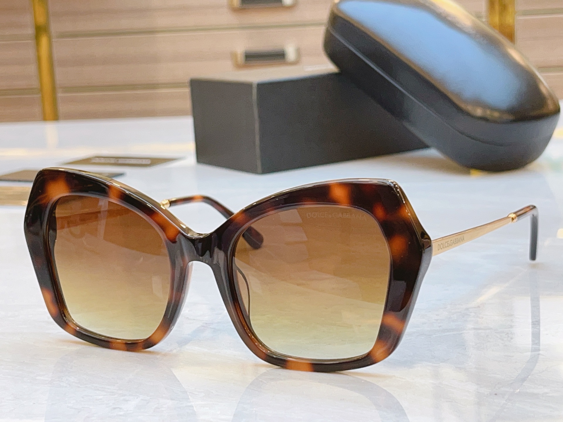 ，【DOLCE & GABBAN*】D*G新款太阳镜，MODEL：DG4399，SIZE：53口21-1