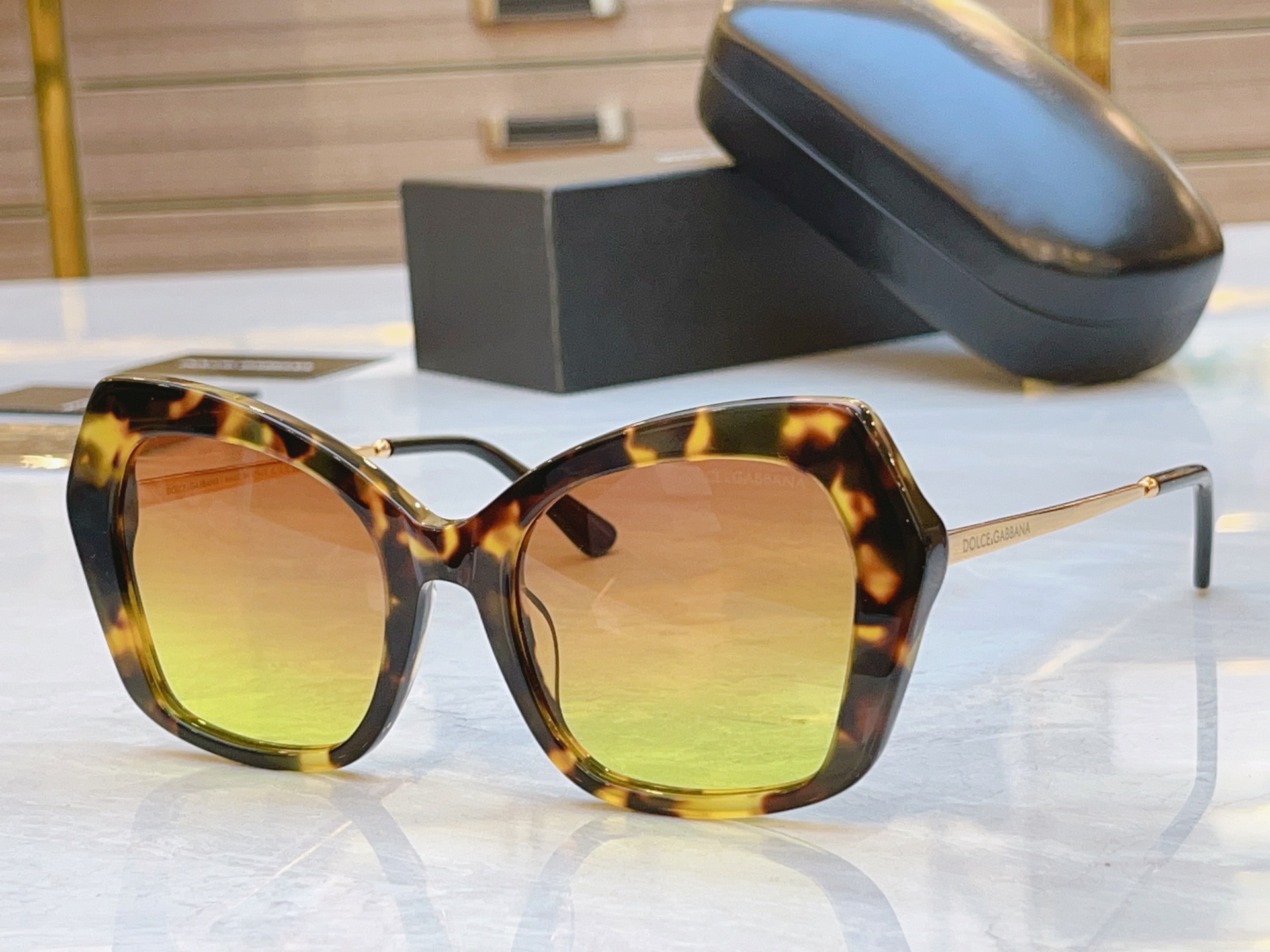 ，【DOLCE & GABBAN*】D*G新款太阳镜，MODEL：DG4399，SIZE：53口21-1