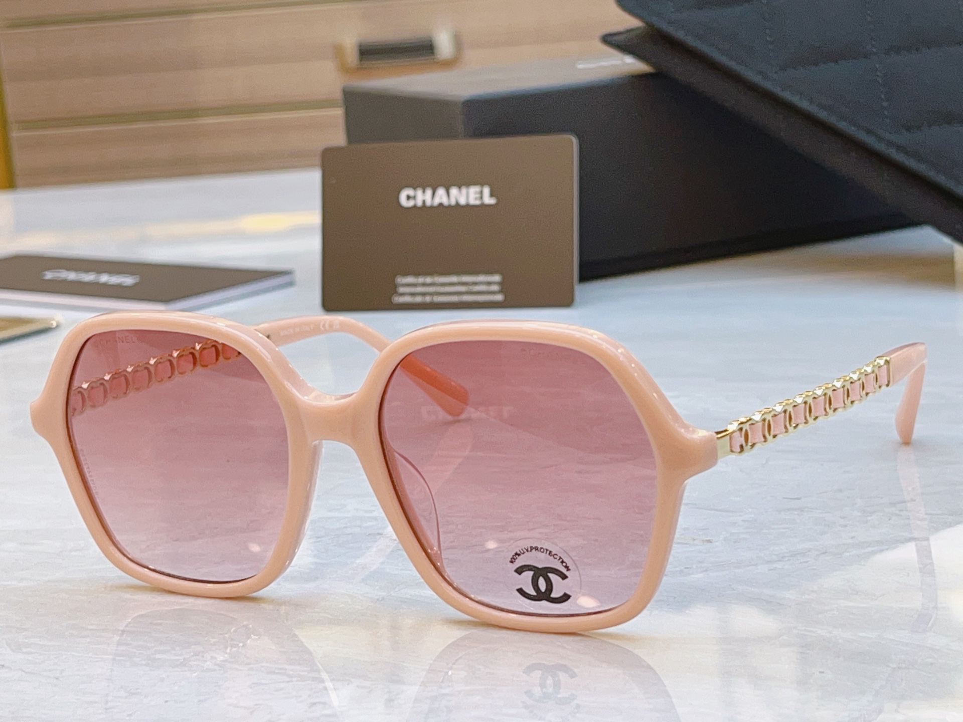 ，【CHANE*】香奈儿新款太阳镜🕶️🕶️，MODEL：CH3489Q，SIZE：55口19-145