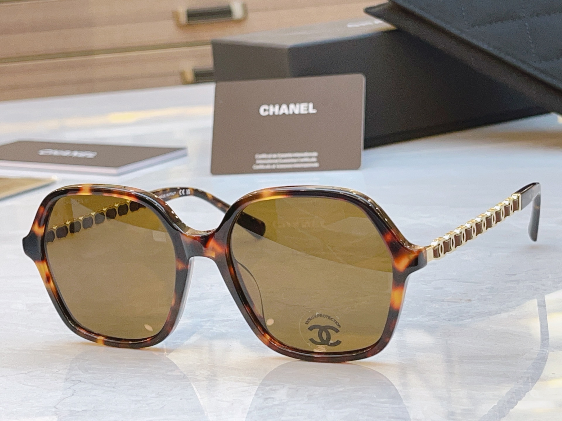 ，【CHANE*】香奈儿新款太阳镜🕶️🕶️，MODEL：CH3489Q，SIZE：55口19-145