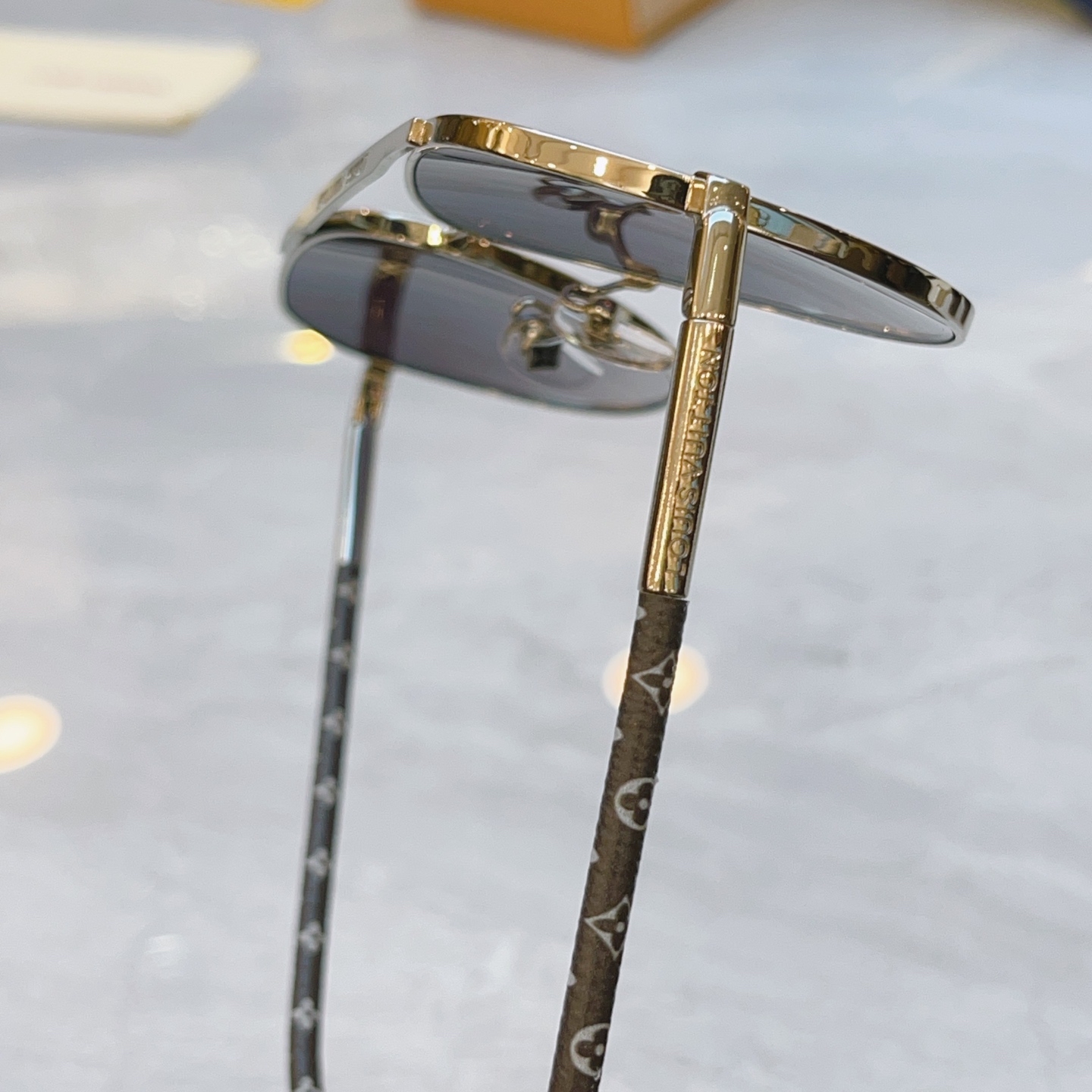 ，【LOUIS VUITTO*】路易*威登新款太阳镜，MODEL：Z1795U，SIZE：59口14-1