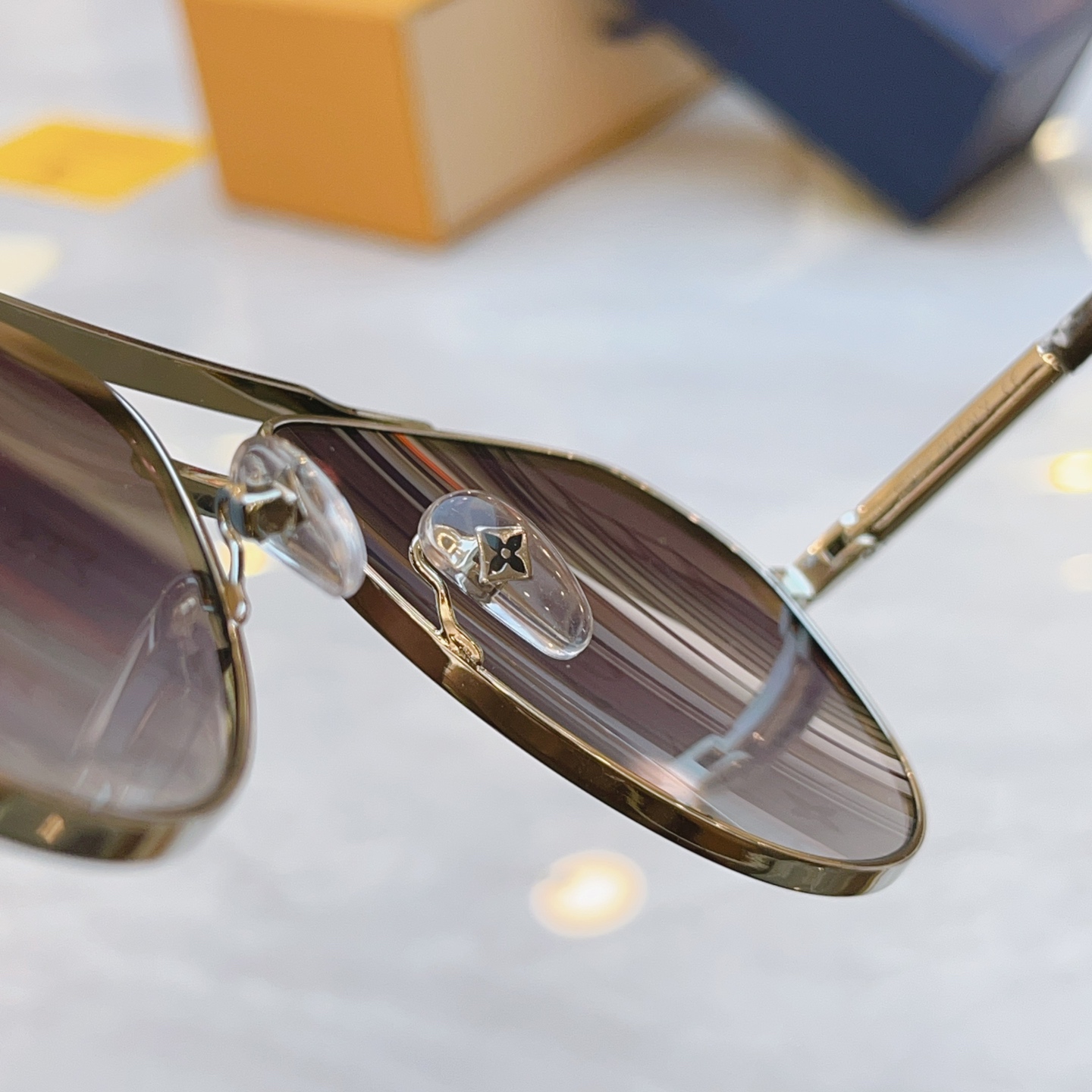 ，【LOUIS VUITTO*】路易*威登新款太阳镜，MODEL：Z1795U，SIZE：59口14-1