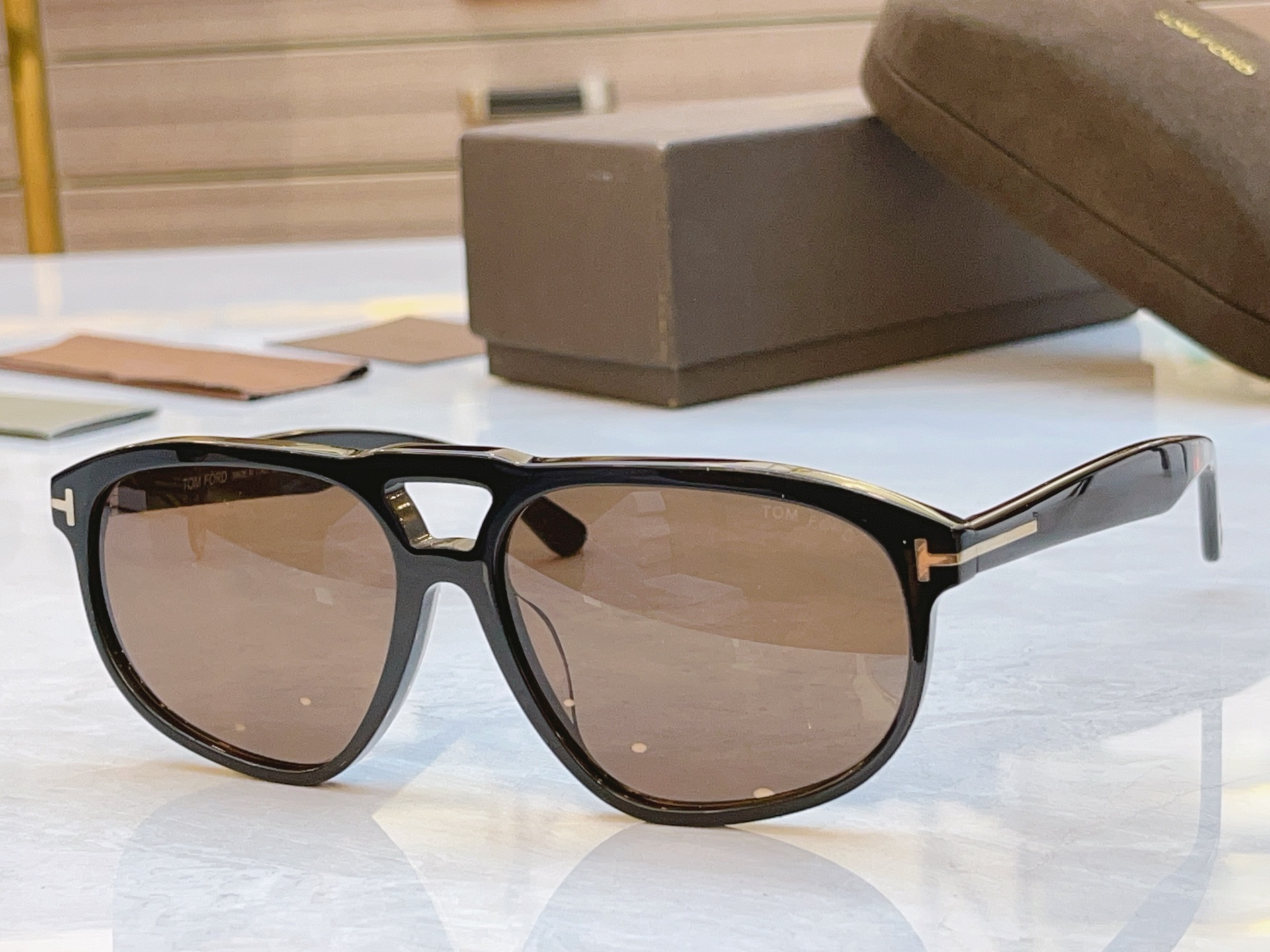 ，【TOM FOR*】汤姆*福特新款太阳镜🕶️，MODEL：FT1000，SIZE：58口15-140
