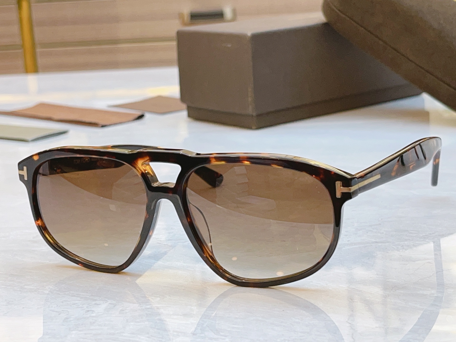 ，【TOM FOR*】汤姆*福特新款太阳镜🕶️，MODEL：FT1000，SIZE：58口15-140