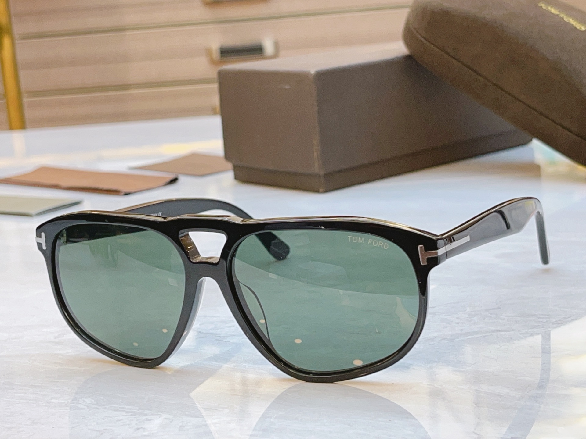 ，【TOM FOR*】汤姆*福特新款太阳镜🕶️，MODEL：FT1000，SIZE：58口15-140