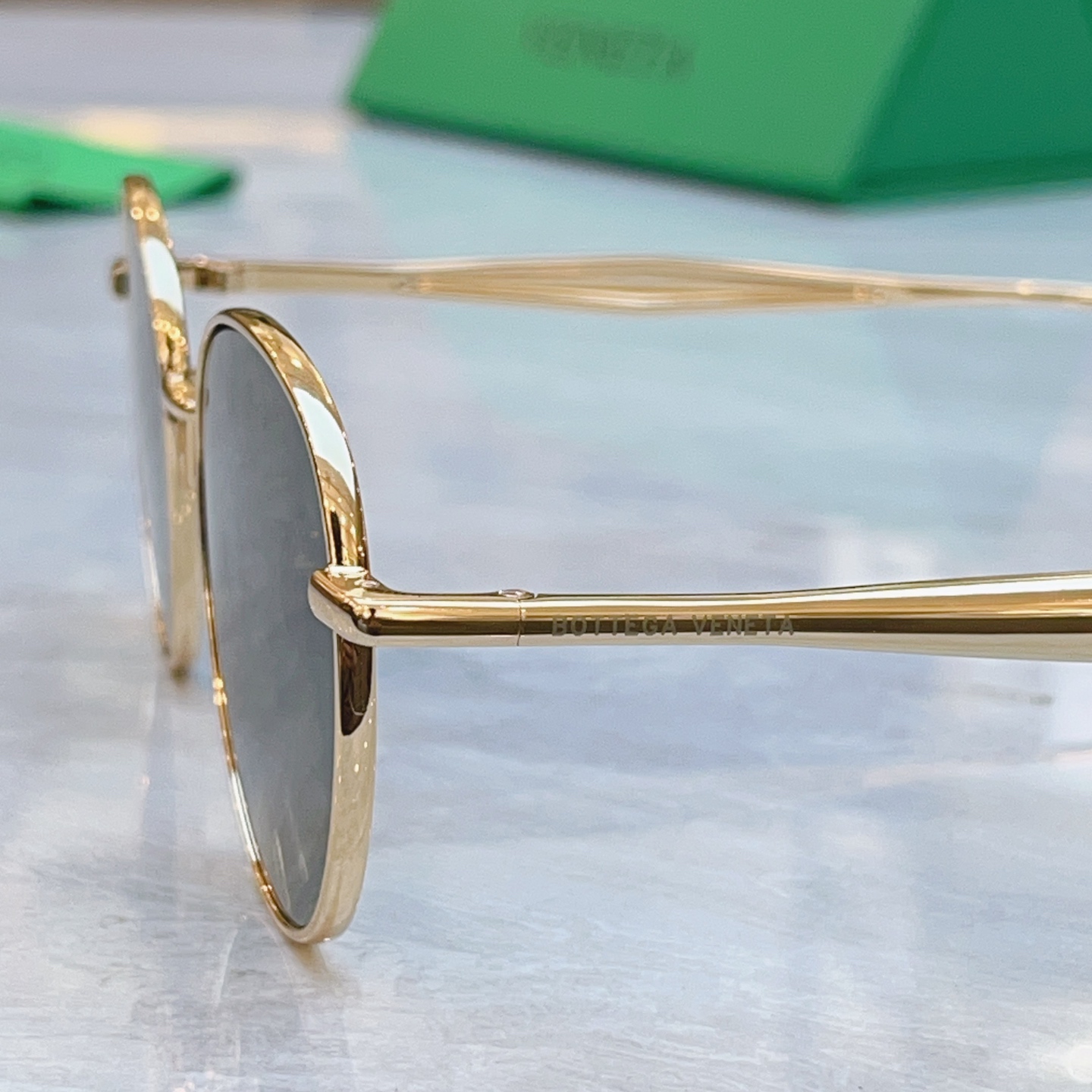 ，【BOTTEGA VENET*】宝缇*嘉新款太阳镜，MODEL：BV1396S，SIZE：53口21-