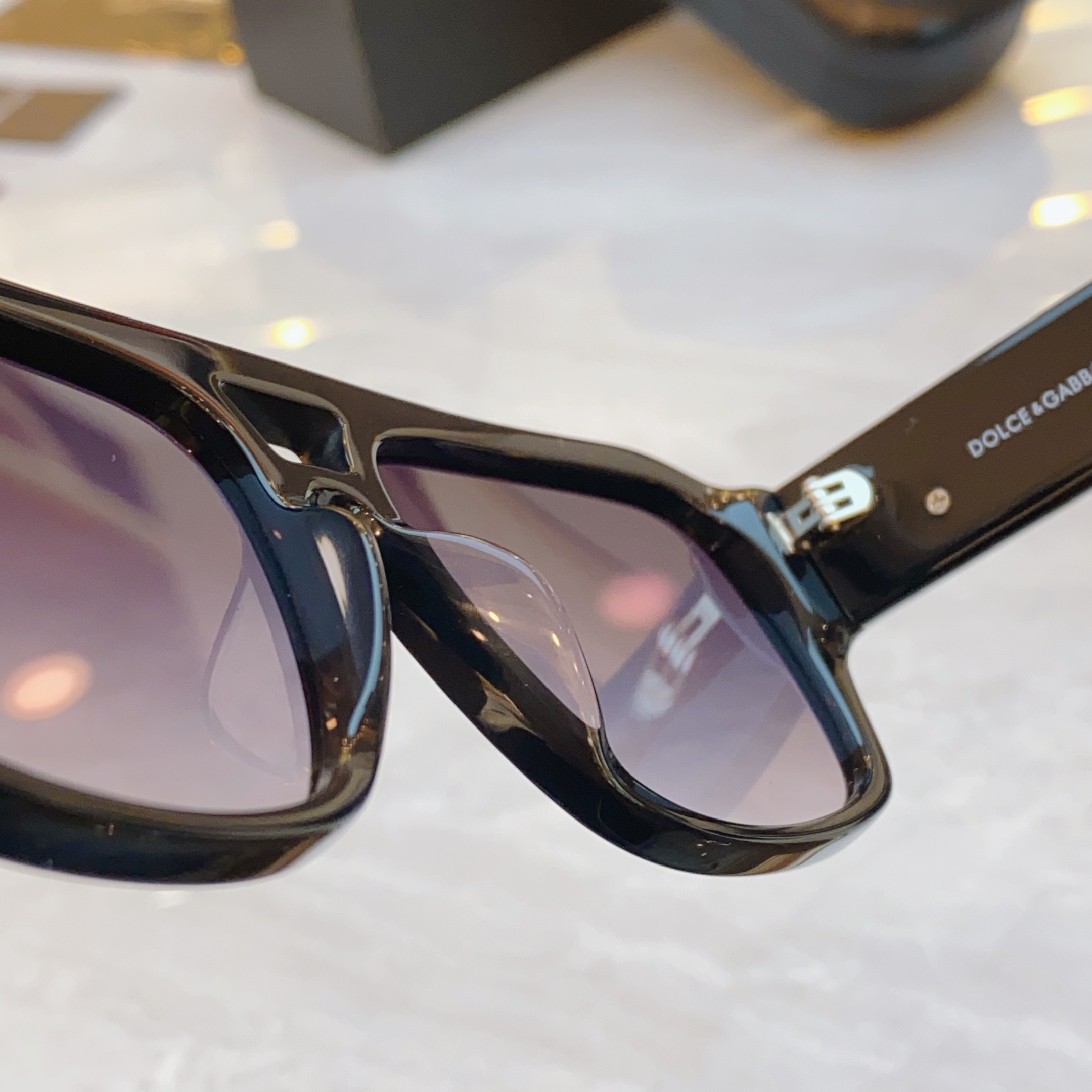 ，【DOLCE & GABBAN*】D*G新款太阳镜，MODEL：DG4506，SIZE：56口17-1