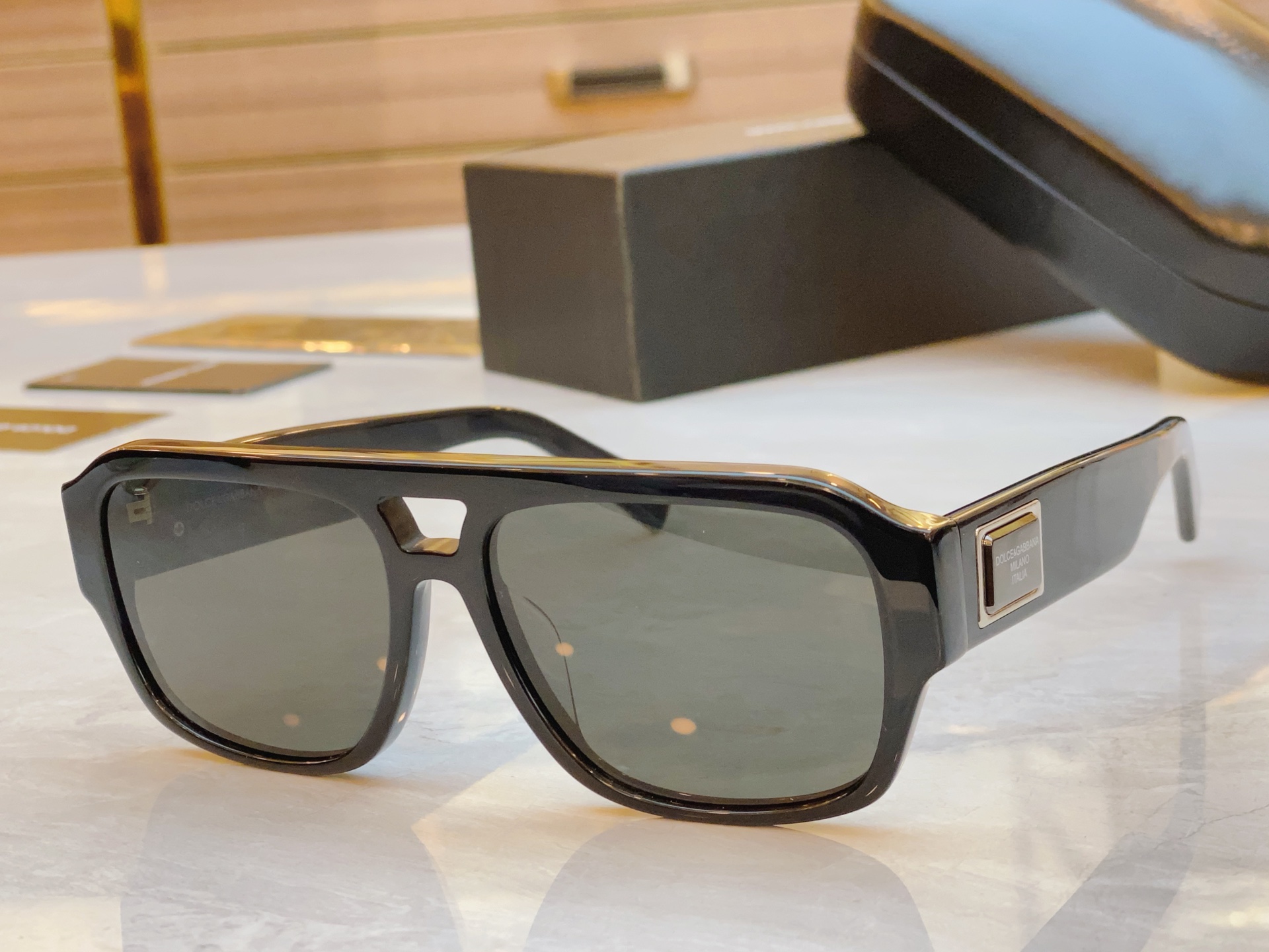 ，【DOLCE & GABBAN*】D*G新款太阳镜，MODEL：DG4506，SIZE：56口17-1
