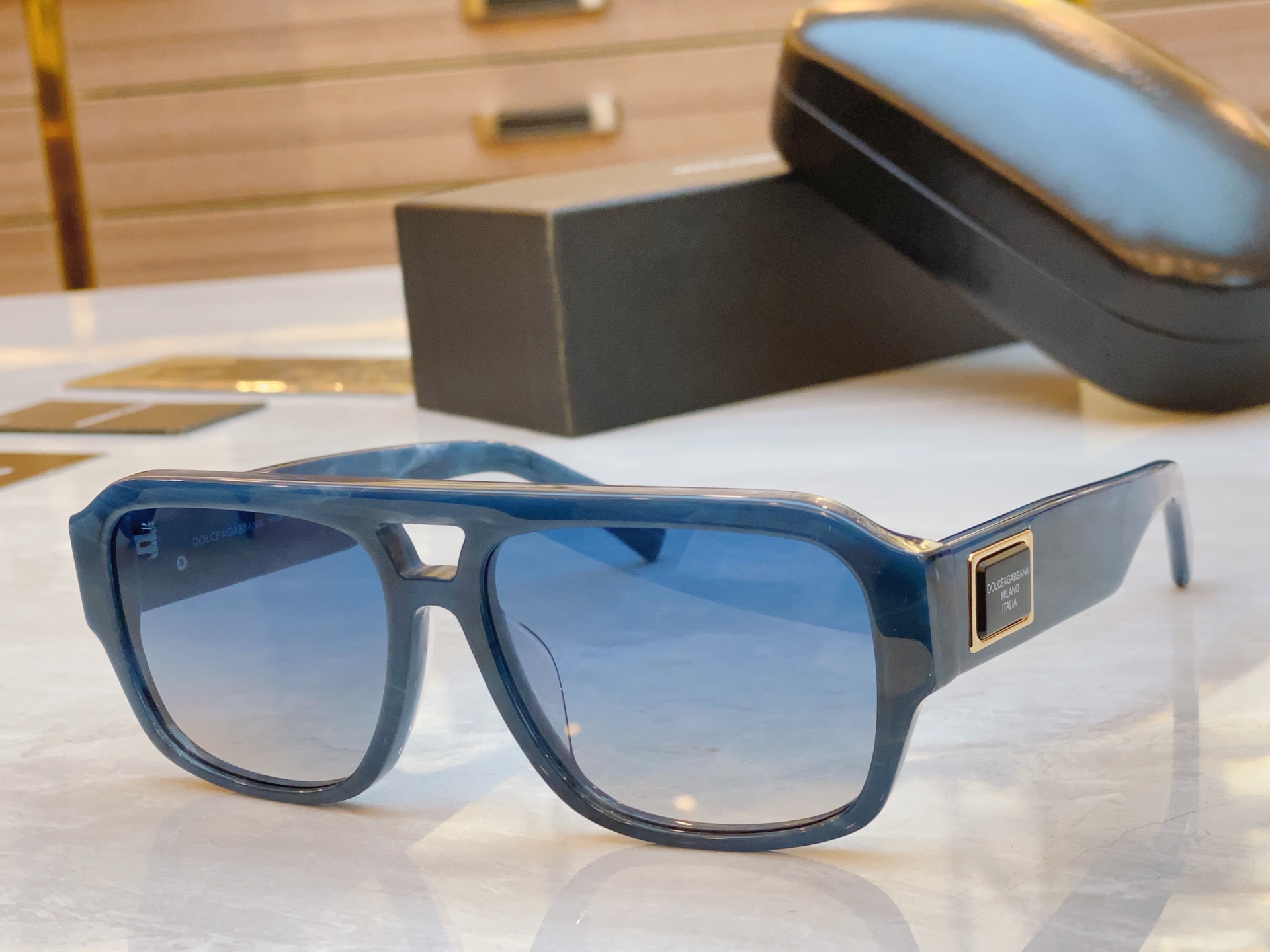 ，【DOLCE & GABBAN*】D*G新款太阳镜，MODEL：DG4506，SIZE：56口17-1