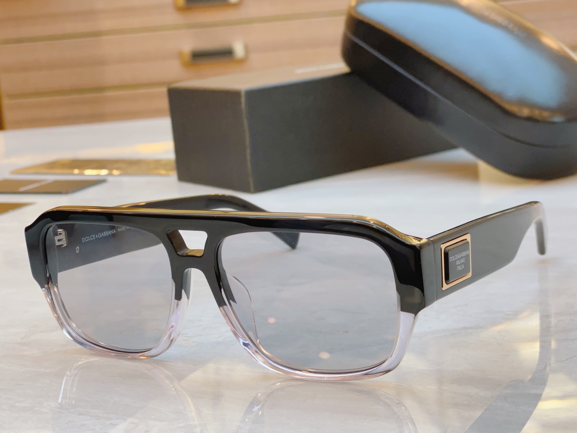 ，【DOLCE & GABBAN*】D*G新款太阳镜，MODEL：DG4506，SIZE：56口17-1