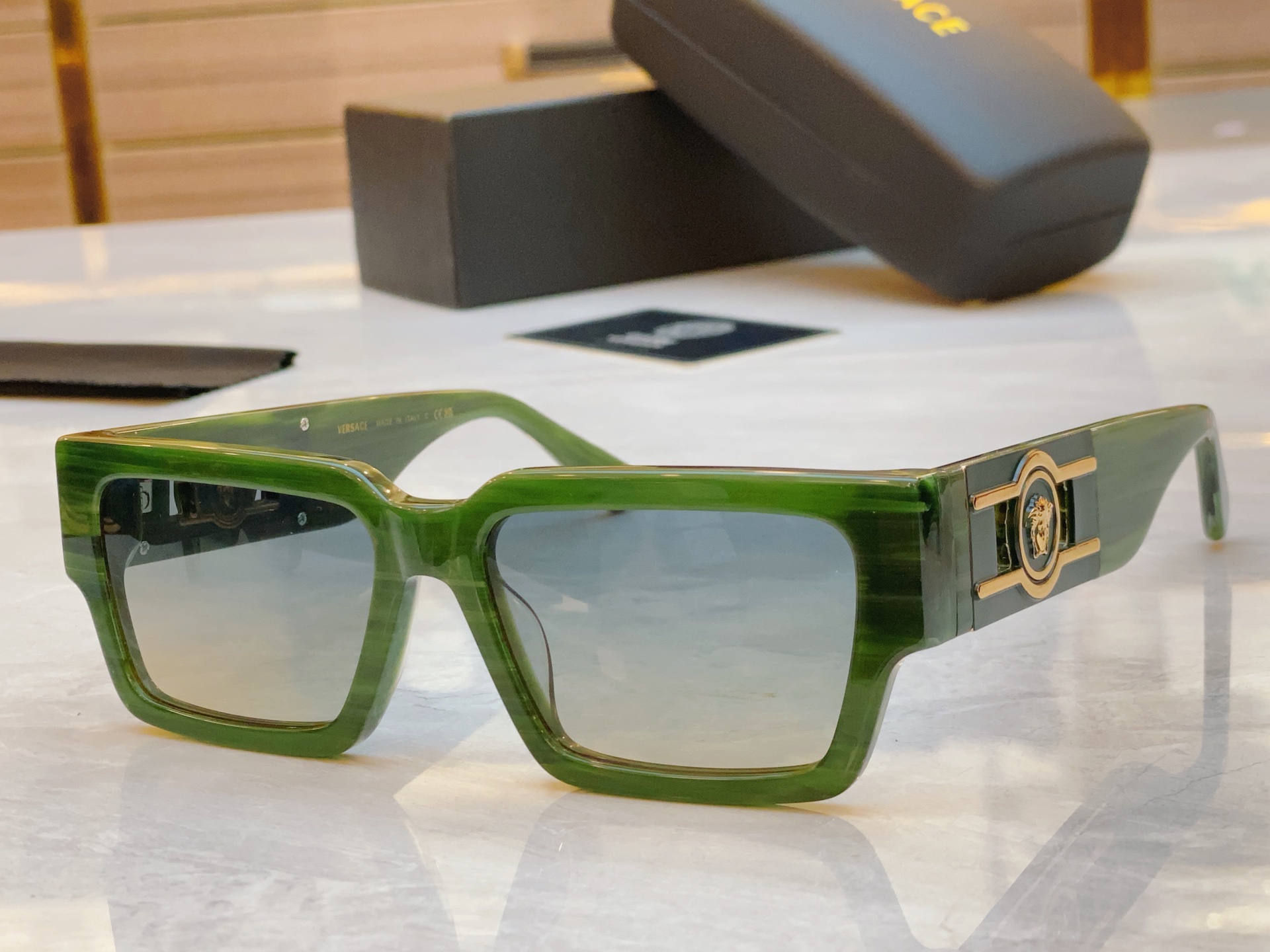 ，【VERSAC*】范思*哲新款太阳镜，MODEL：VE 4459，SIZE：56口17-140