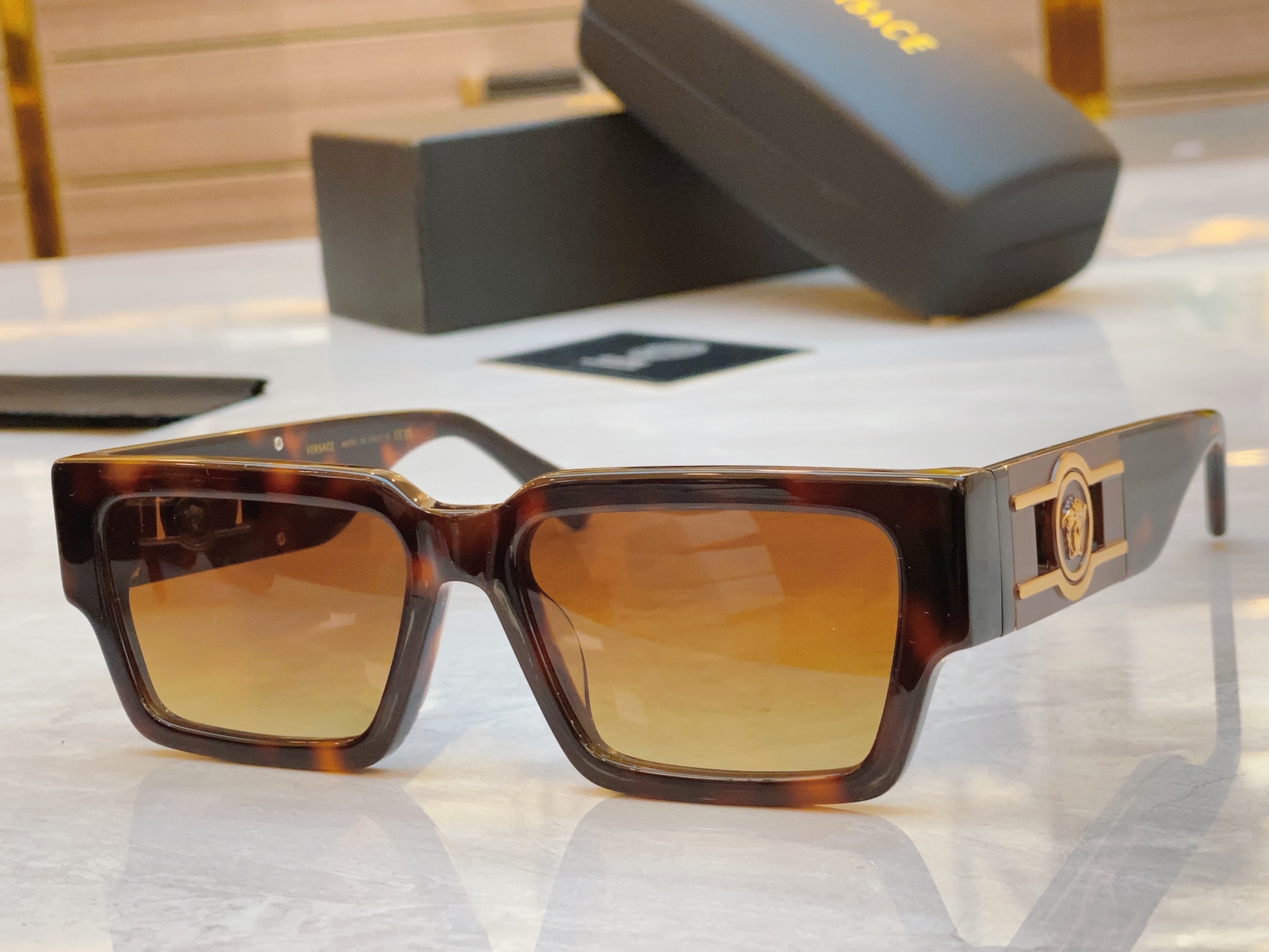 ，【VERSAC*】范思*哲新款太阳镜，MODEL：VE 4459，SIZE：56口17-140
