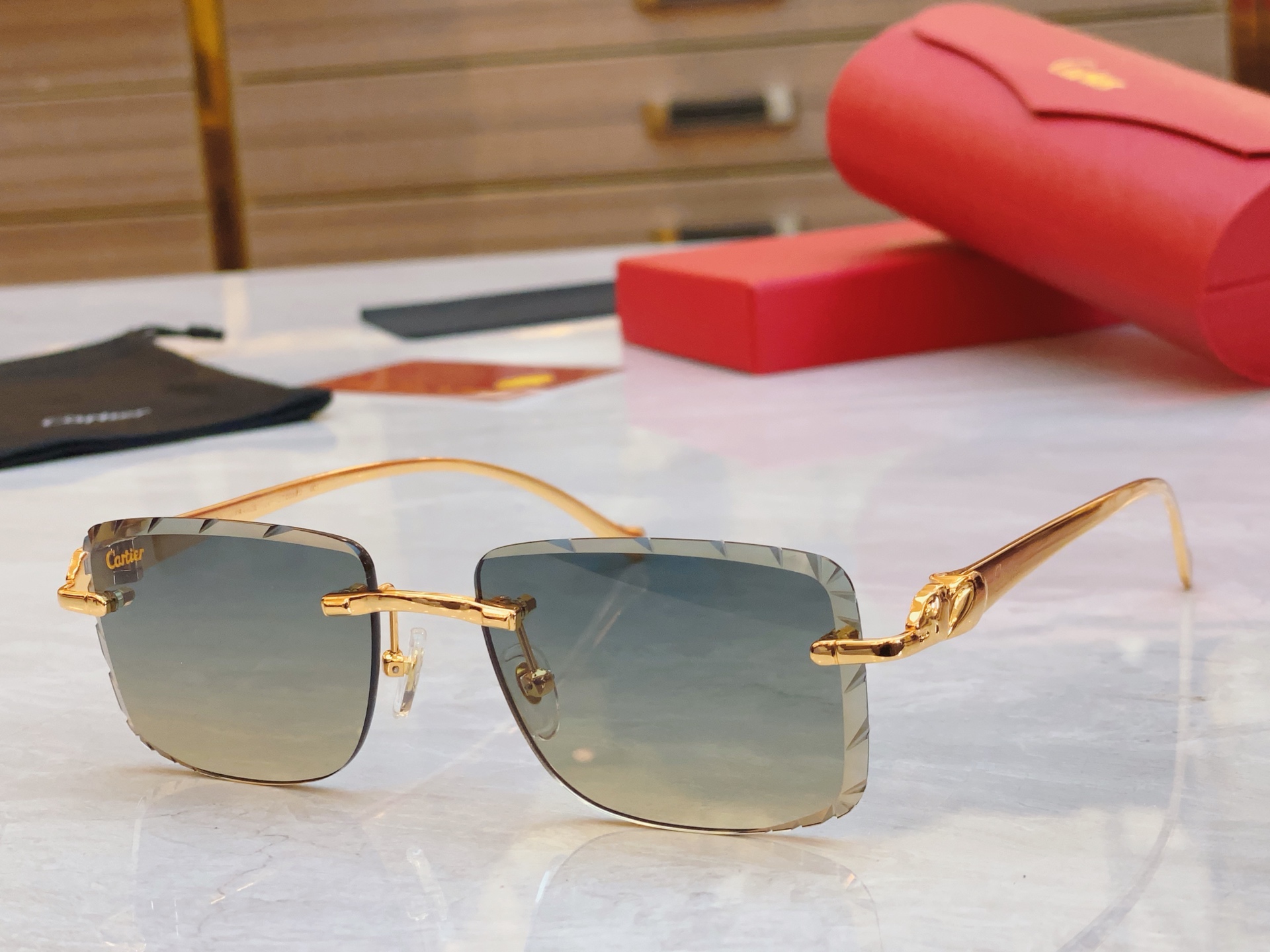 ，【CARTIE*】卡地*亚新款太阳镜，CT6689，size 56口17-130