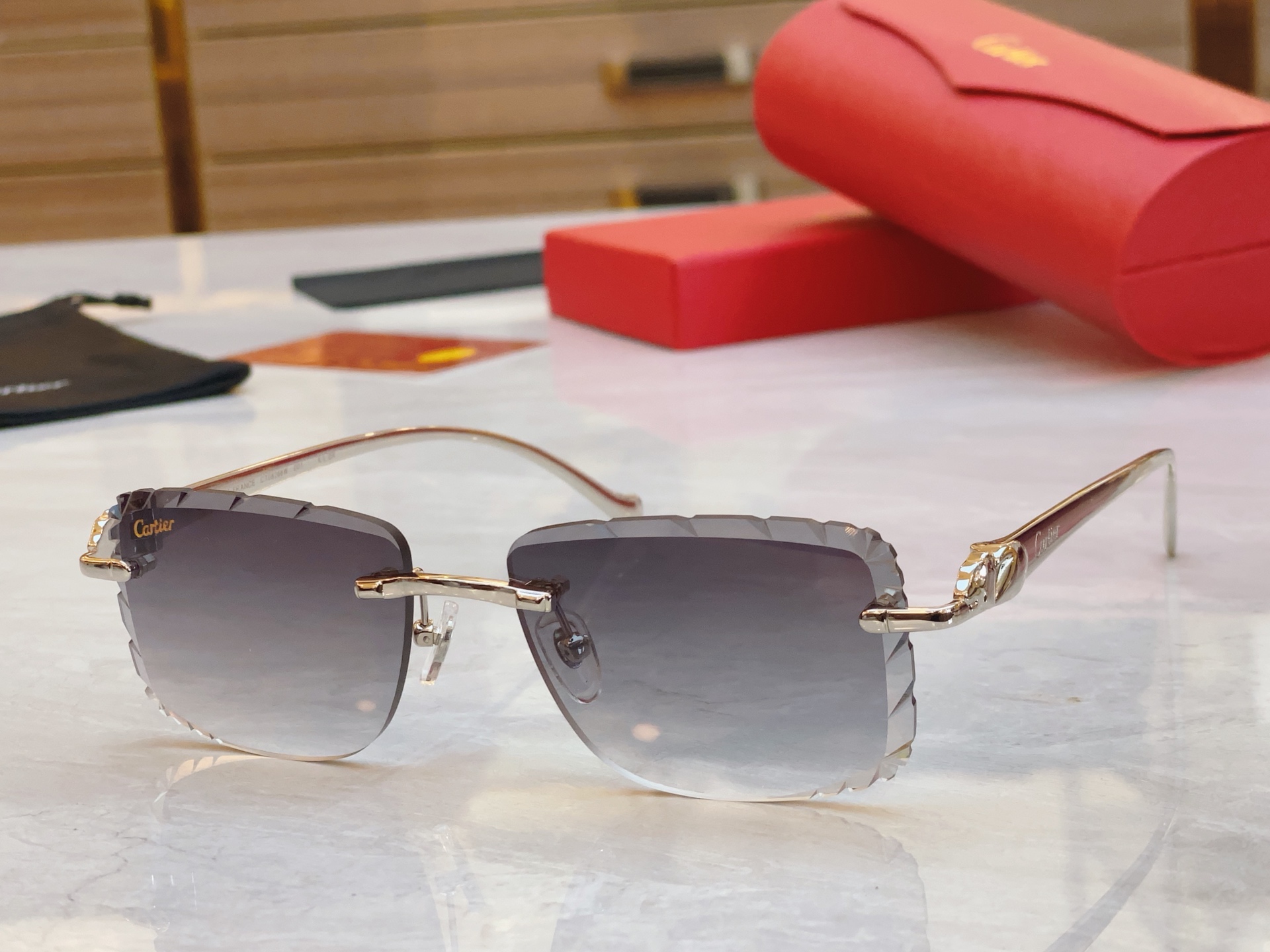 ，【CARTIE*】卡地*亚新款太阳镜，CT6689，size 56口17-130