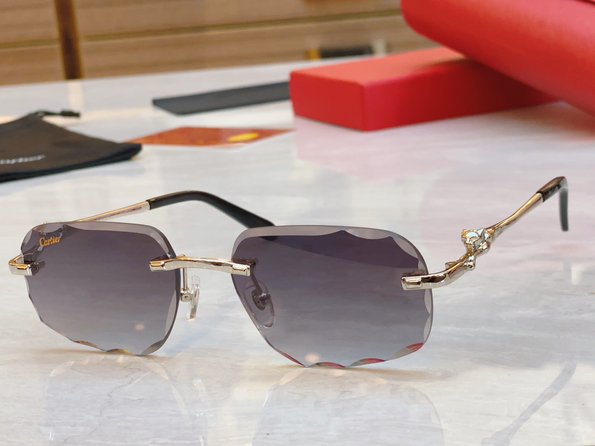 ，【CARTIE*】卡地*亚新款太阳镜，CT3365，size 56口17-135