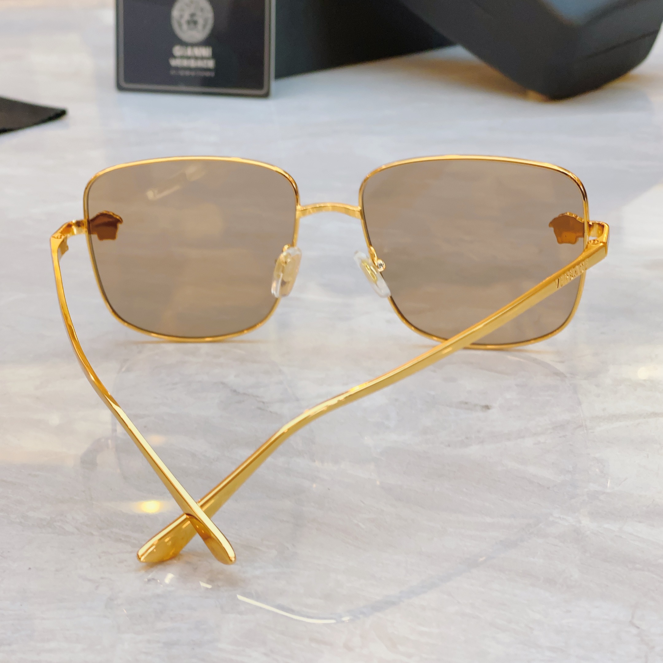 ，【VERSAC*】范思*哲新款太阳镜，MODEL：VE 2282，SIZE：58口17-142