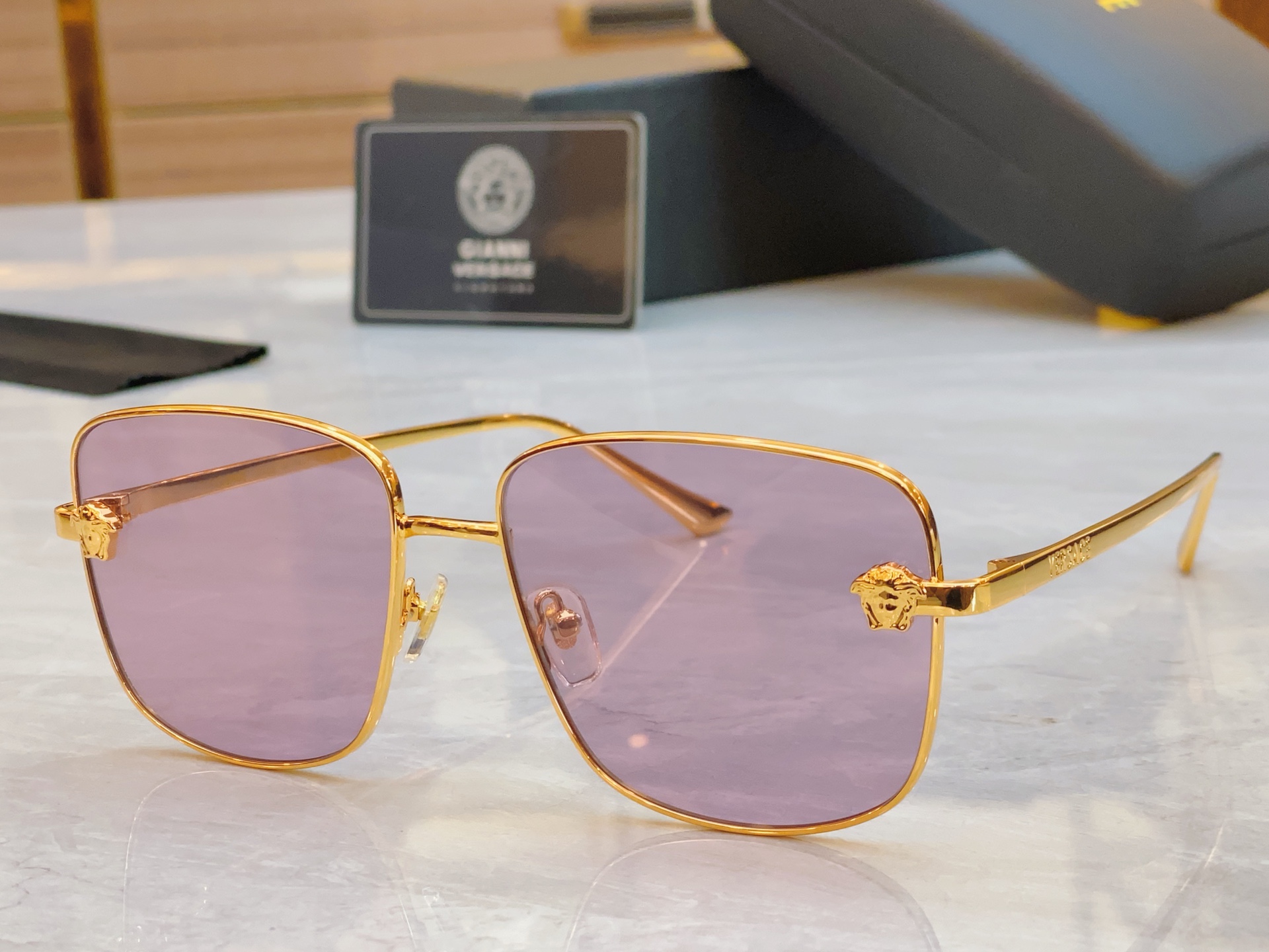 ，【VERSAC*】范思*哲新款太阳镜，MODEL：VE 2282，SIZE：58口17-142