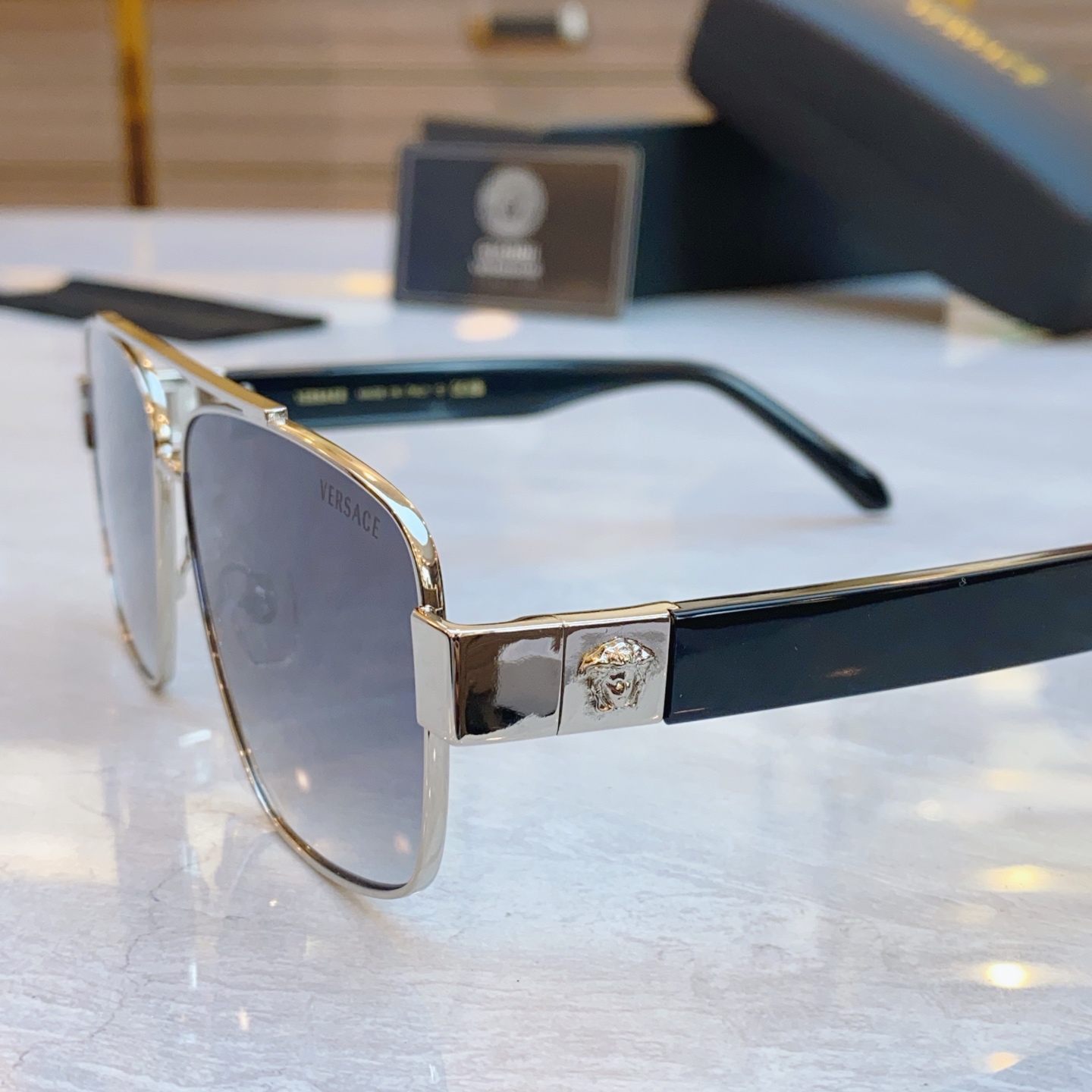 ，【VERSAC*】范思*哲新款太阳镜，MODEL：VE 6756，SIZE：61口13-145