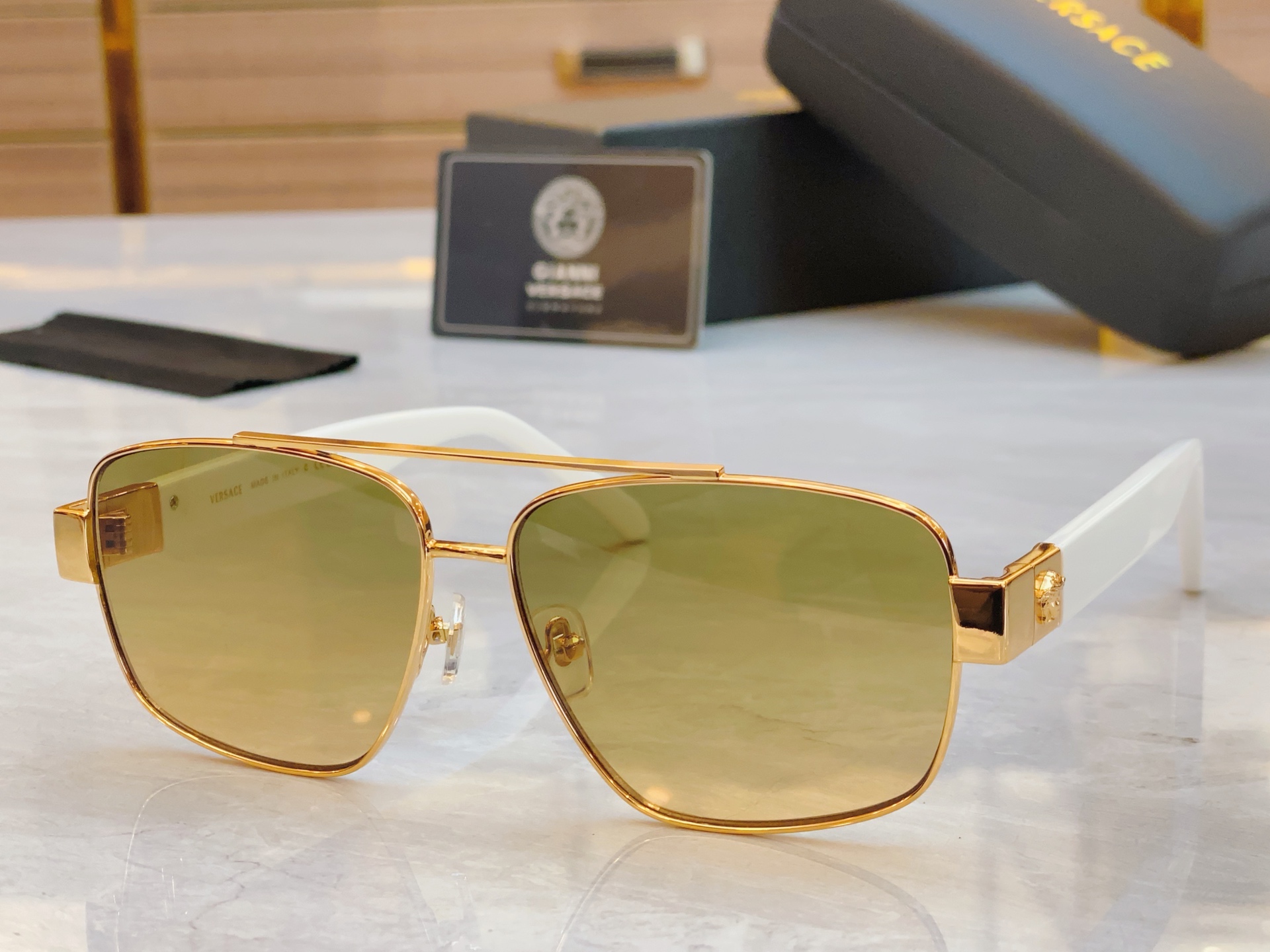 ，【VERSAC*】范思*哲新款太阳镜，MODEL：VE 6756，SIZE：61口13-145