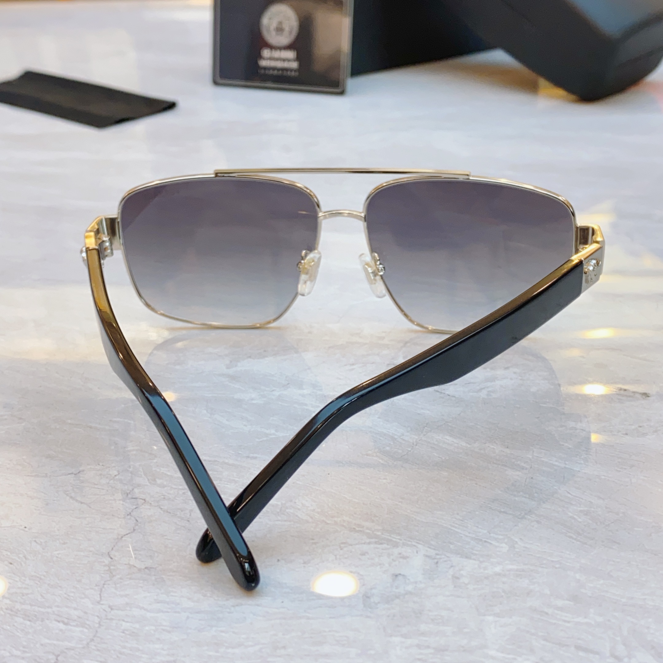 ，【VERSAC*】范思*哲新款太阳镜，MODEL：VE 6756，SIZE：61口13-145