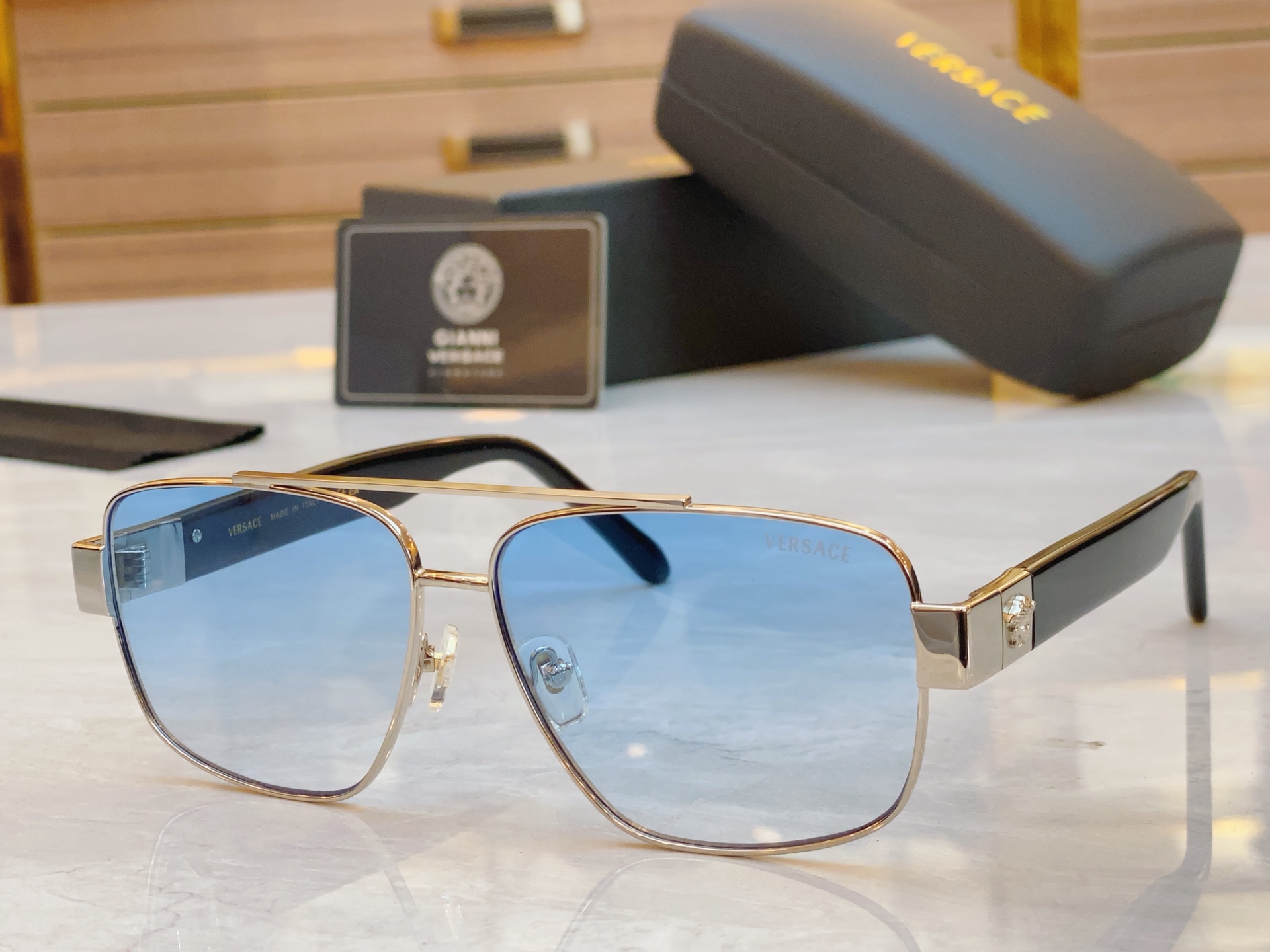 ，【VERSAC*】范思*哲新款太阳镜，MODEL：VE 6756，SIZE：61口13-145