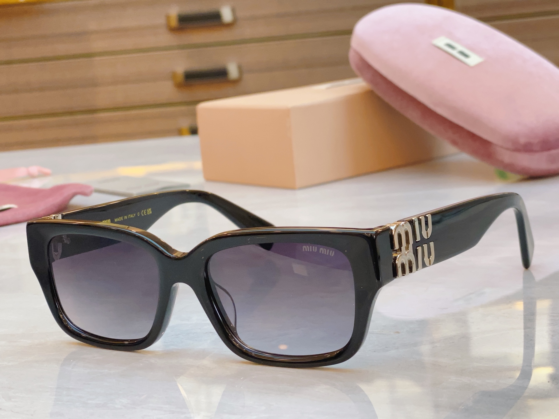 ，【MIU MI*】缪缪新款太阳镜，MODELMU A627S，SIZE：55口19-140