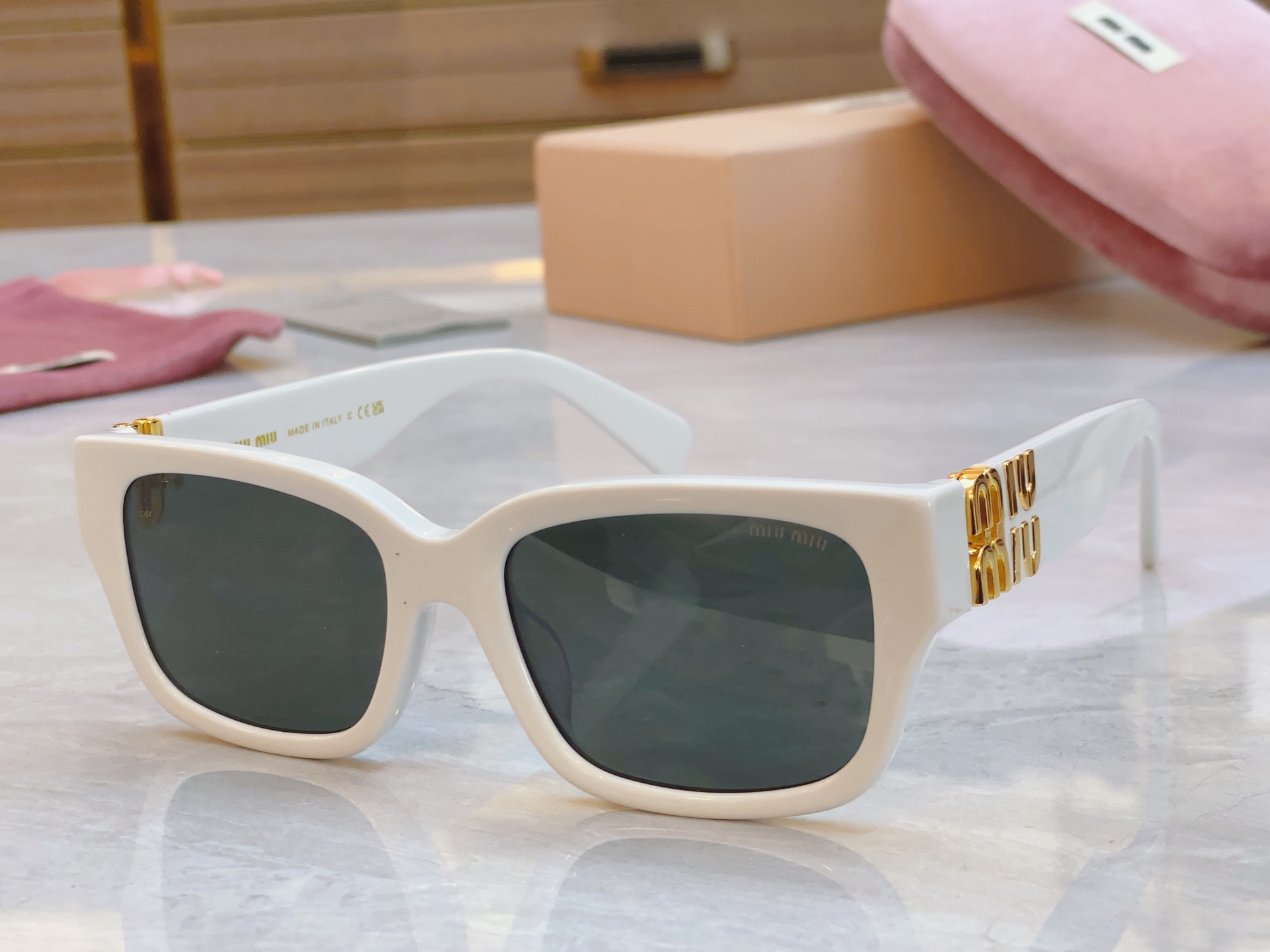 ，【MIU MI*】缪缪新款太阳镜，MODELMU A627S，SIZE：55口19-140