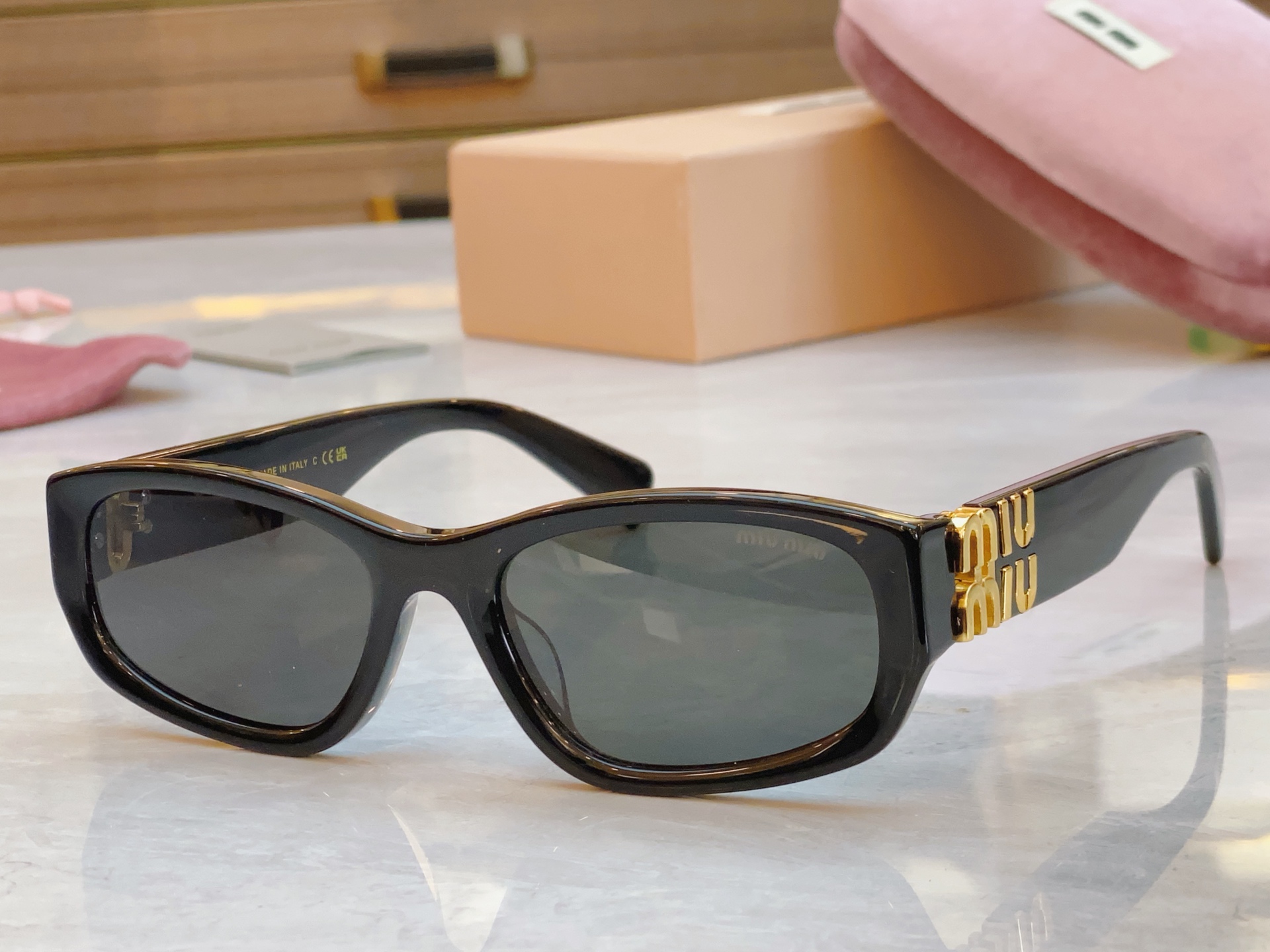 ，【MIU MI*】缪缪新款太阳镜，MODELMU A626S，SIZE：57口20-140