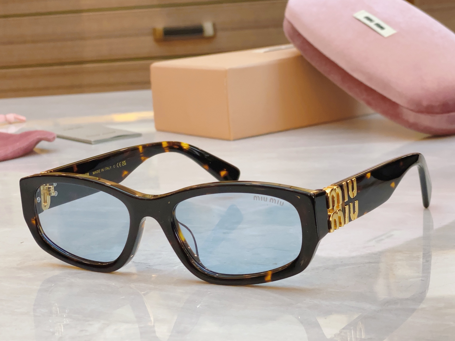 ，【MIU MI*】缪缪新款太阳镜，MODELMU A626S，SIZE：57口20-140