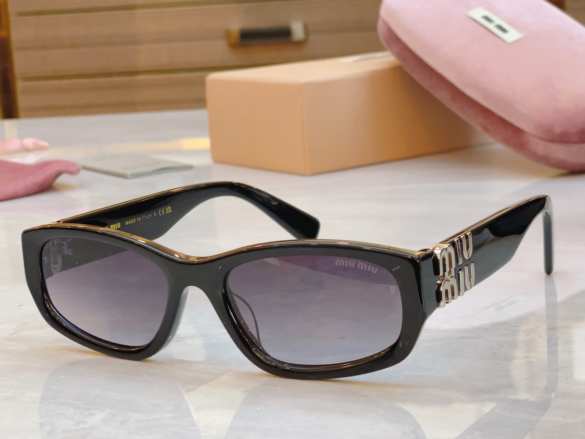 ，【MIU MI*】缪缪新款太阳镜，MODELMU A626S，SIZE：57口20-140