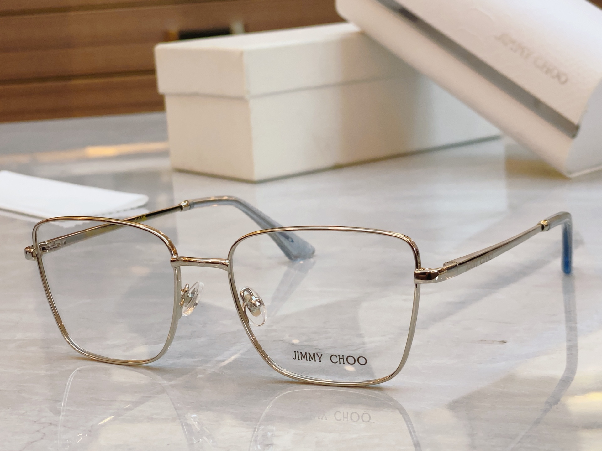 ，【JIMMY CHO*】吉米*周新款太阳镜，MODEL：JC2003，SIZE：56口18-145