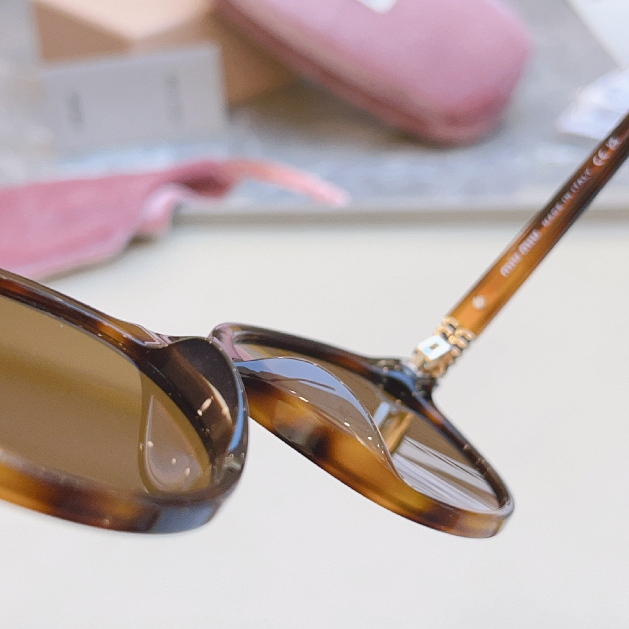 ，【MIUMI*】缪*缪新款太阳镜🕶️，Mod：VMU 02WVF，SIZE50口18-140