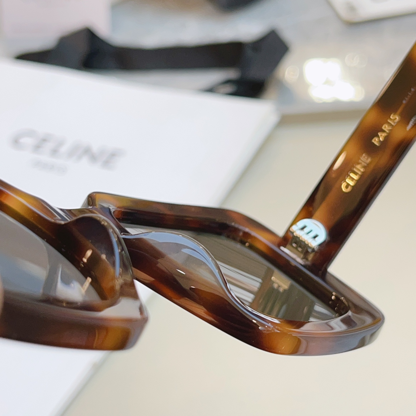 ，【CELIN*】赛*琳新款太阳镜， 高版本✨MODELCL40304U，SIZE 56口23-140