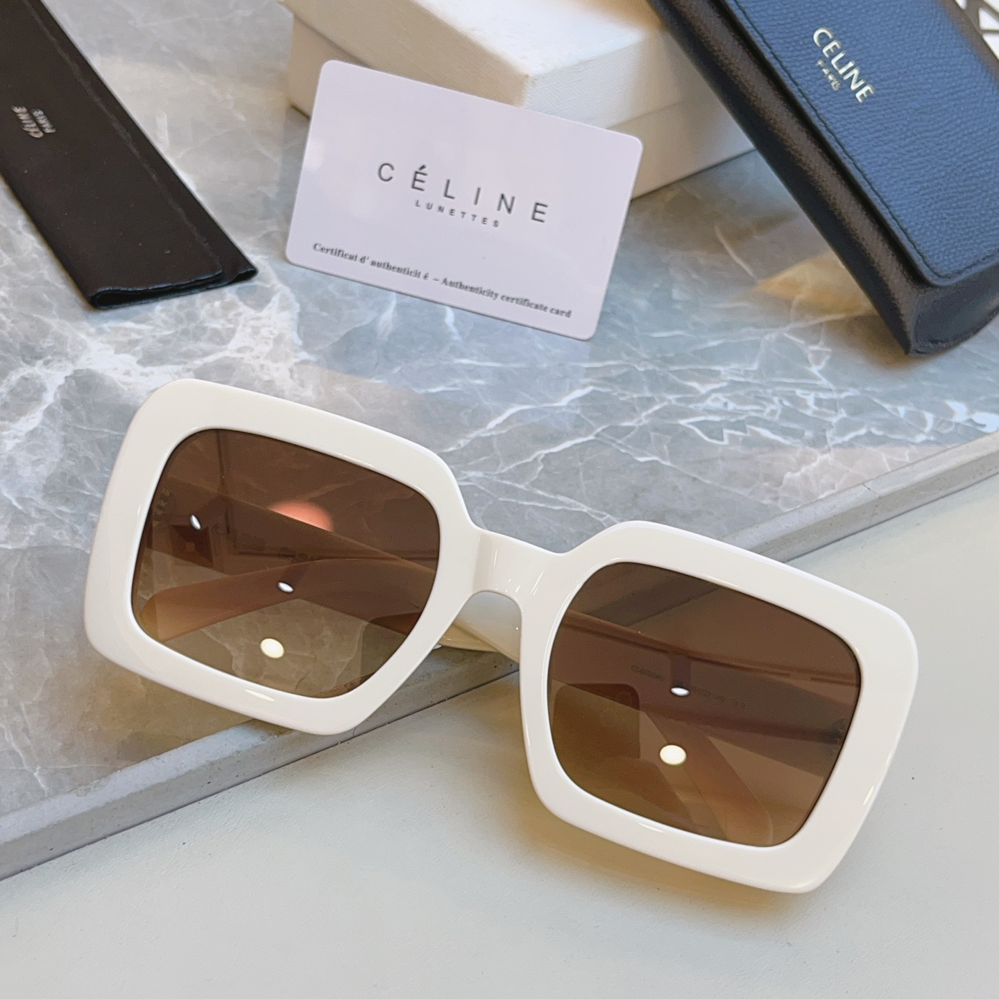 ，【CELIN*】赛*琳新款太阳镜， 高版本✨MODELCL40304U，SIZE 56口23-140
