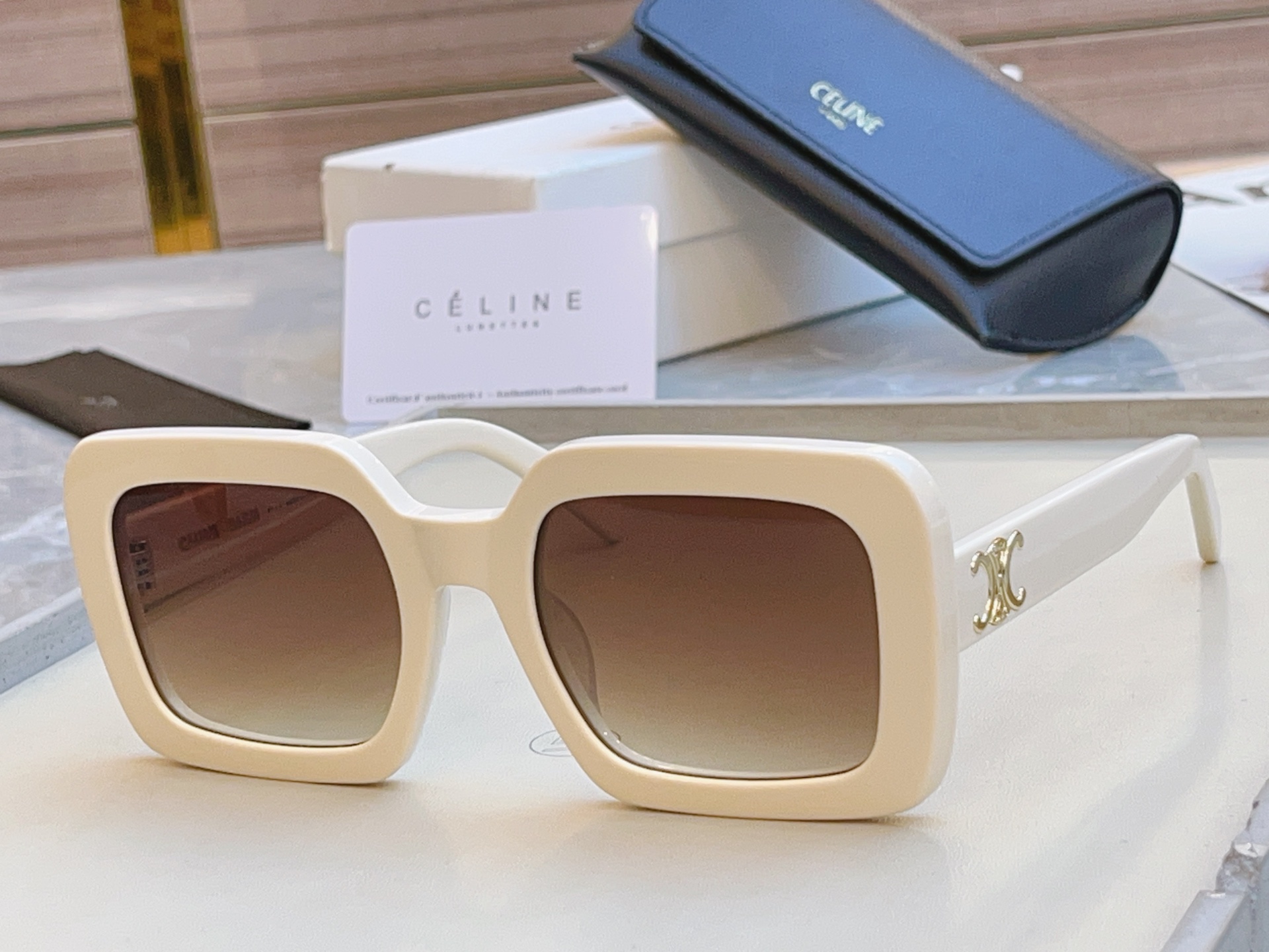 ，【CELIN*】赛*琳新款太阳镜， 高版本✨MODELCL40304U，SIZE 56口23-140