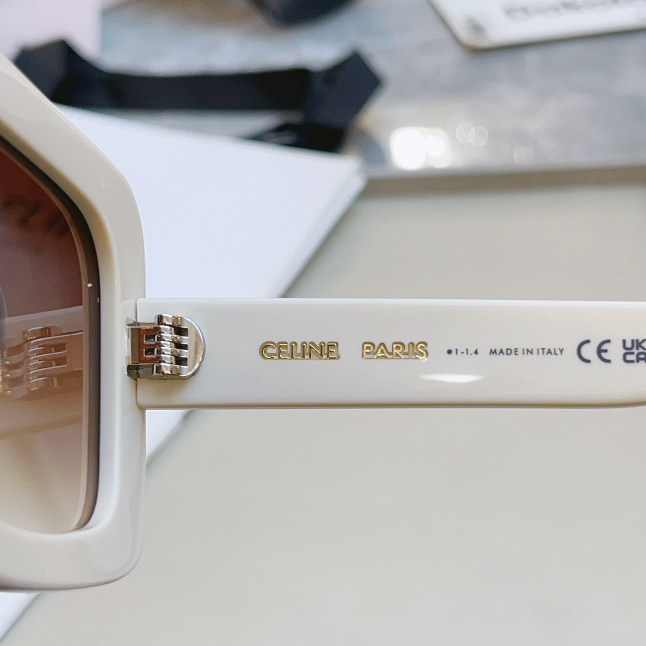 ，【CELIN*】赛*琳新款太阳镜， 高版本✨MODELCL40304U，SIZE 56口23-140