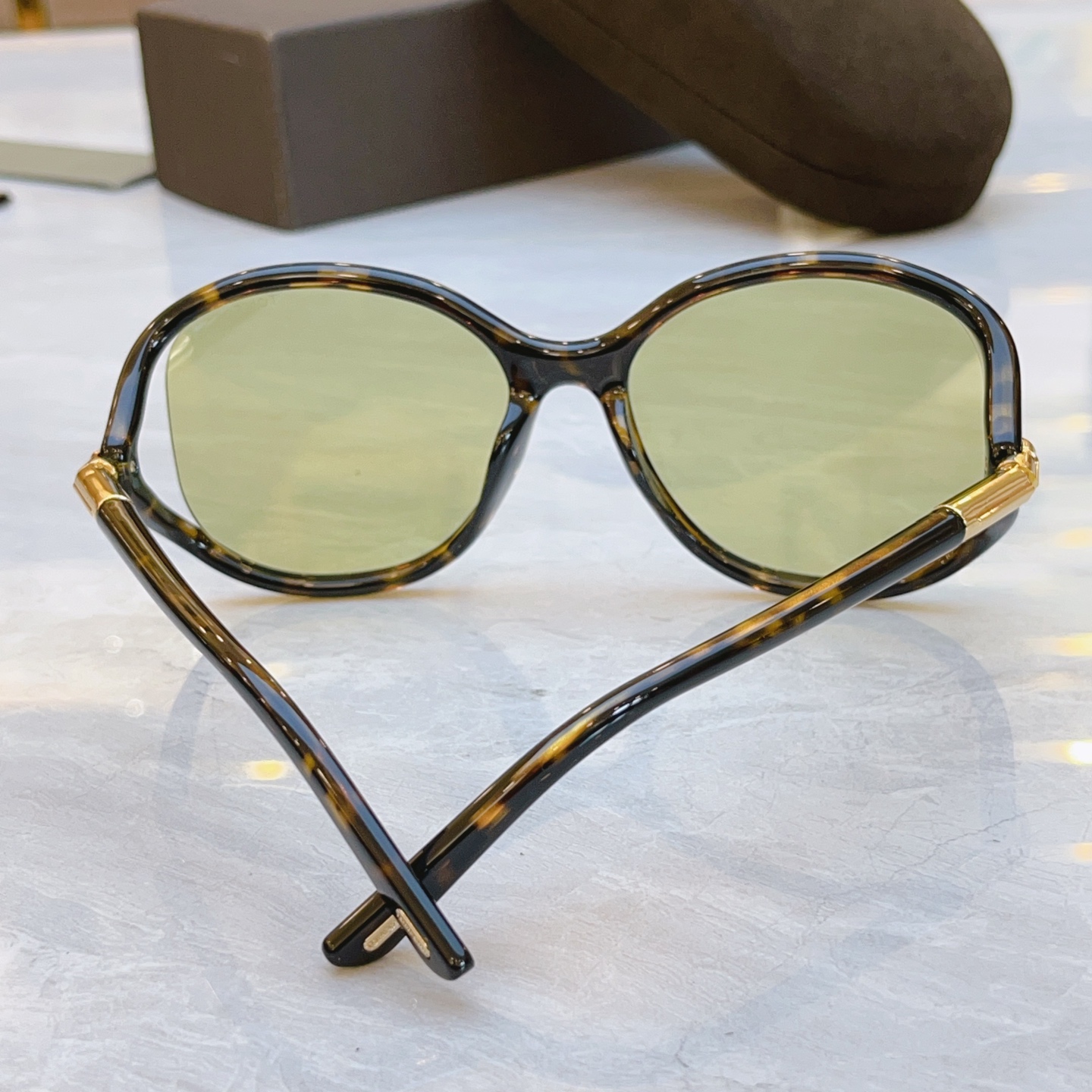 ，【TOM FOR*】汤姆*福特新款太阳镜🕶️，MODEL：FT 1090，SIZE：59口18-120