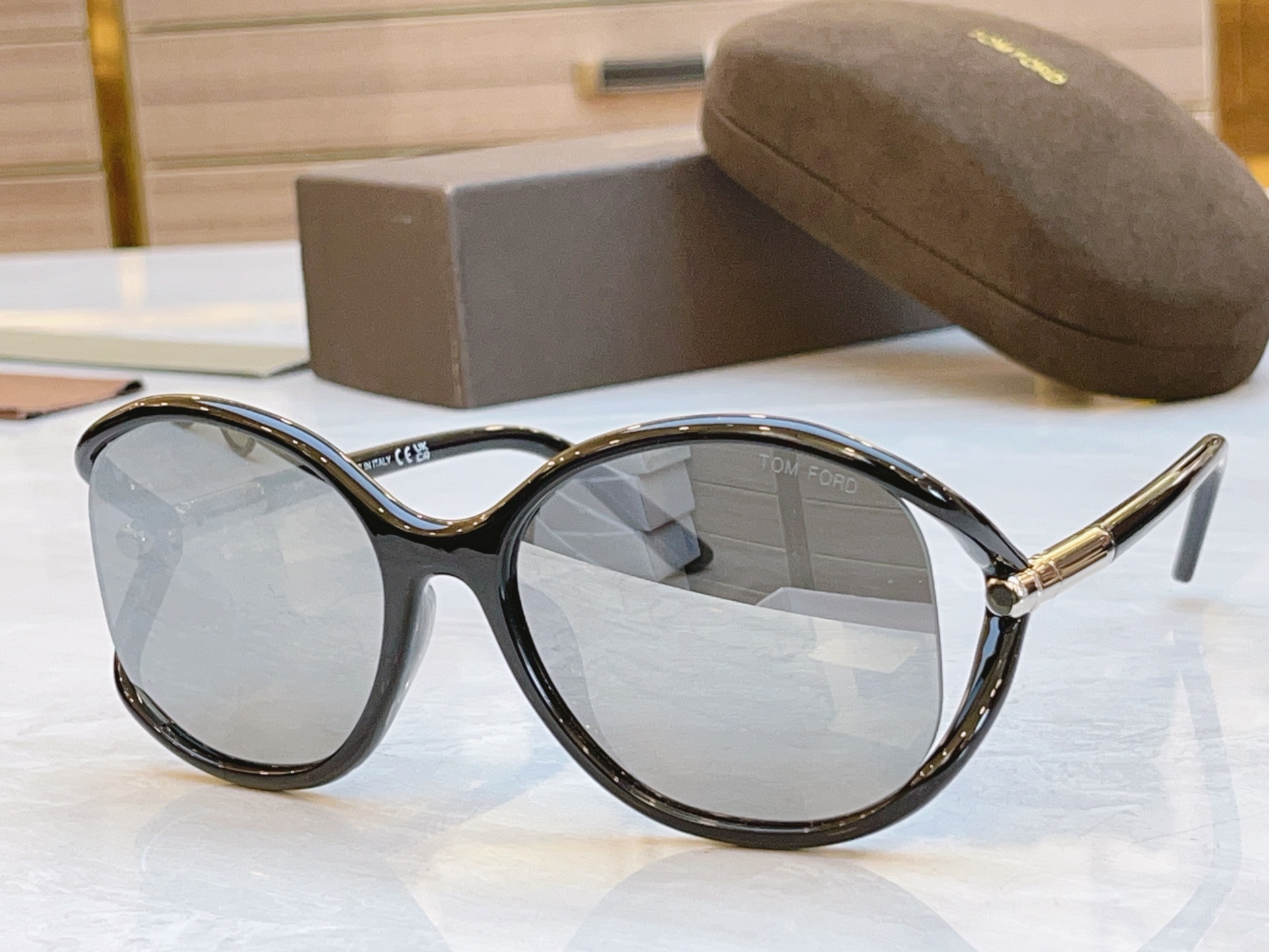 ，【TOM FOR*】汤姆*福特新款太阳镜🕶️，MODEL：FT 1090，SIZE：59口18-120